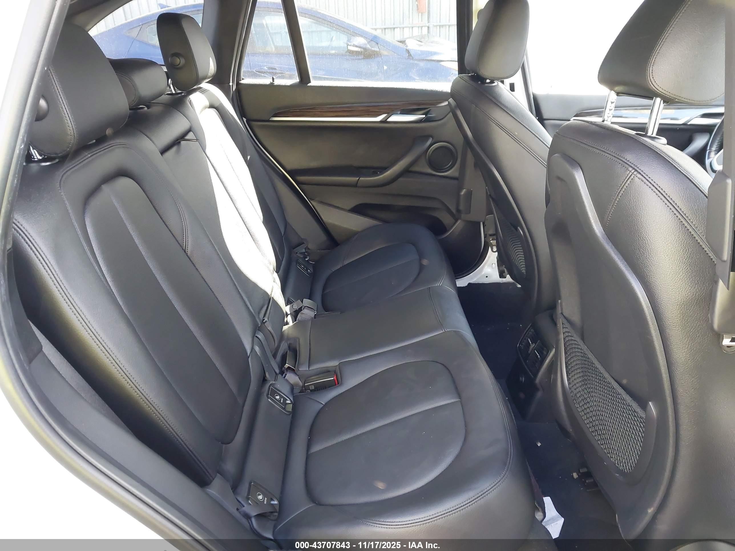 BMW X1 image 8
