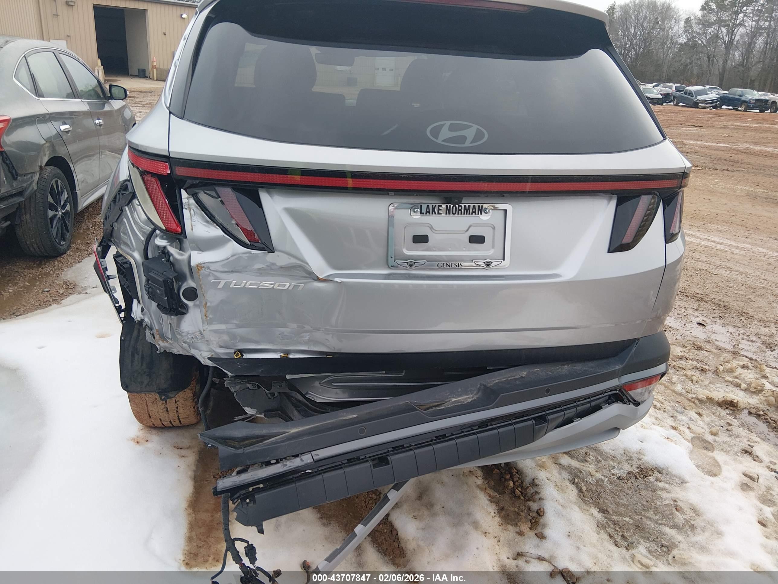 HYUNDAI TUCSON image 6