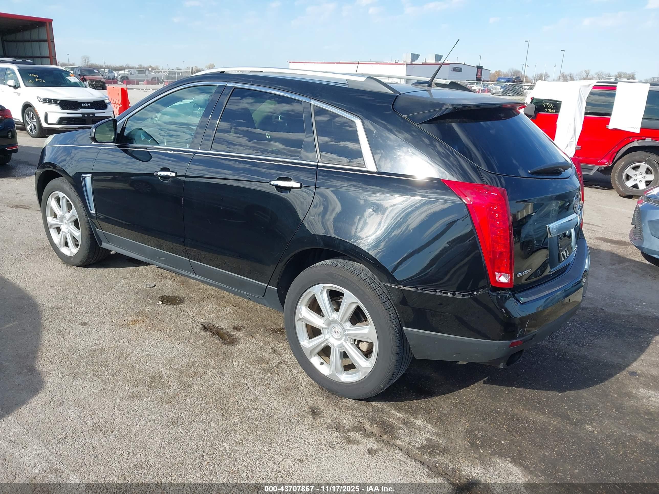 CADILLAC SRX image 3