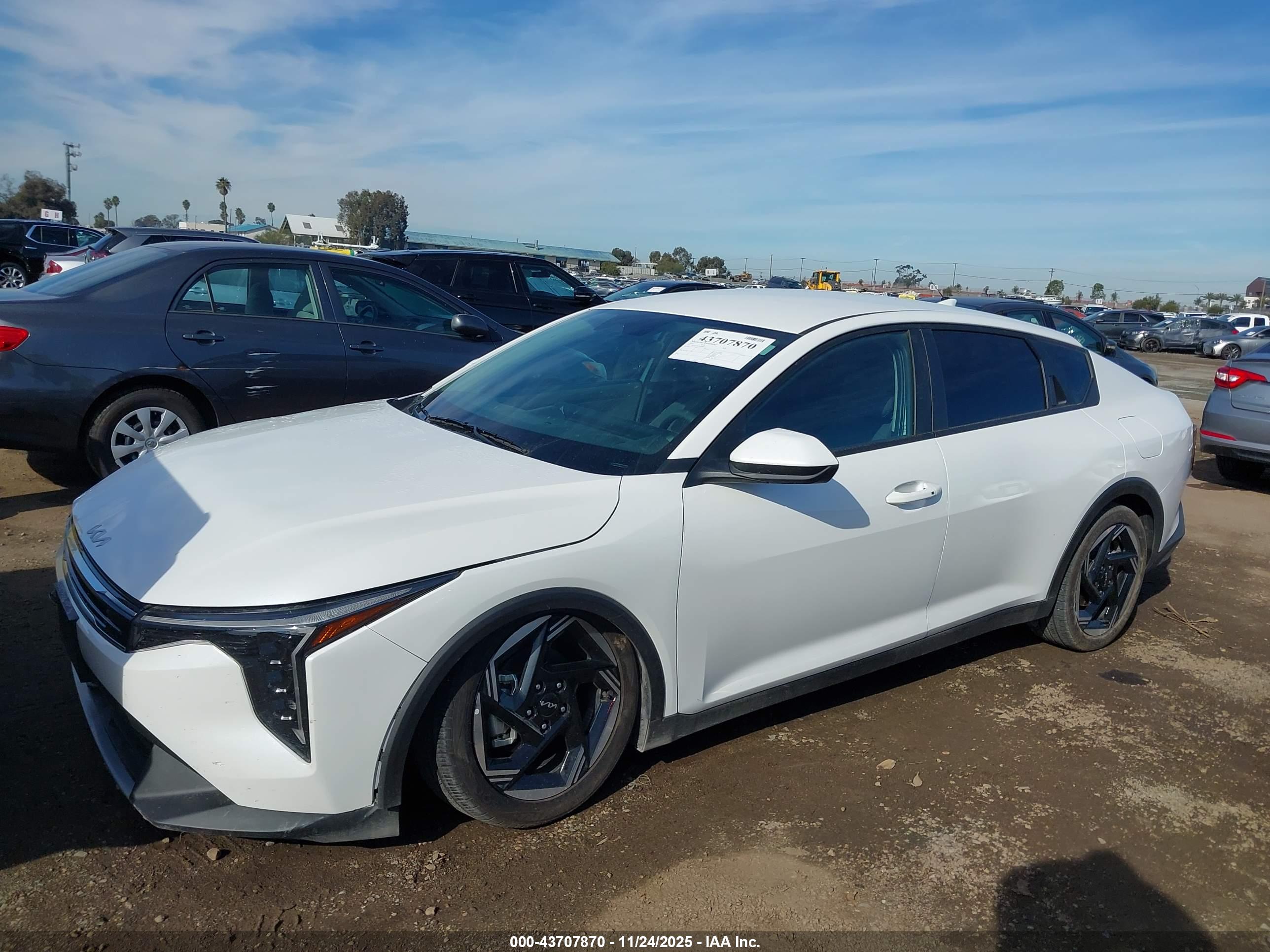 KIA K4 image 6