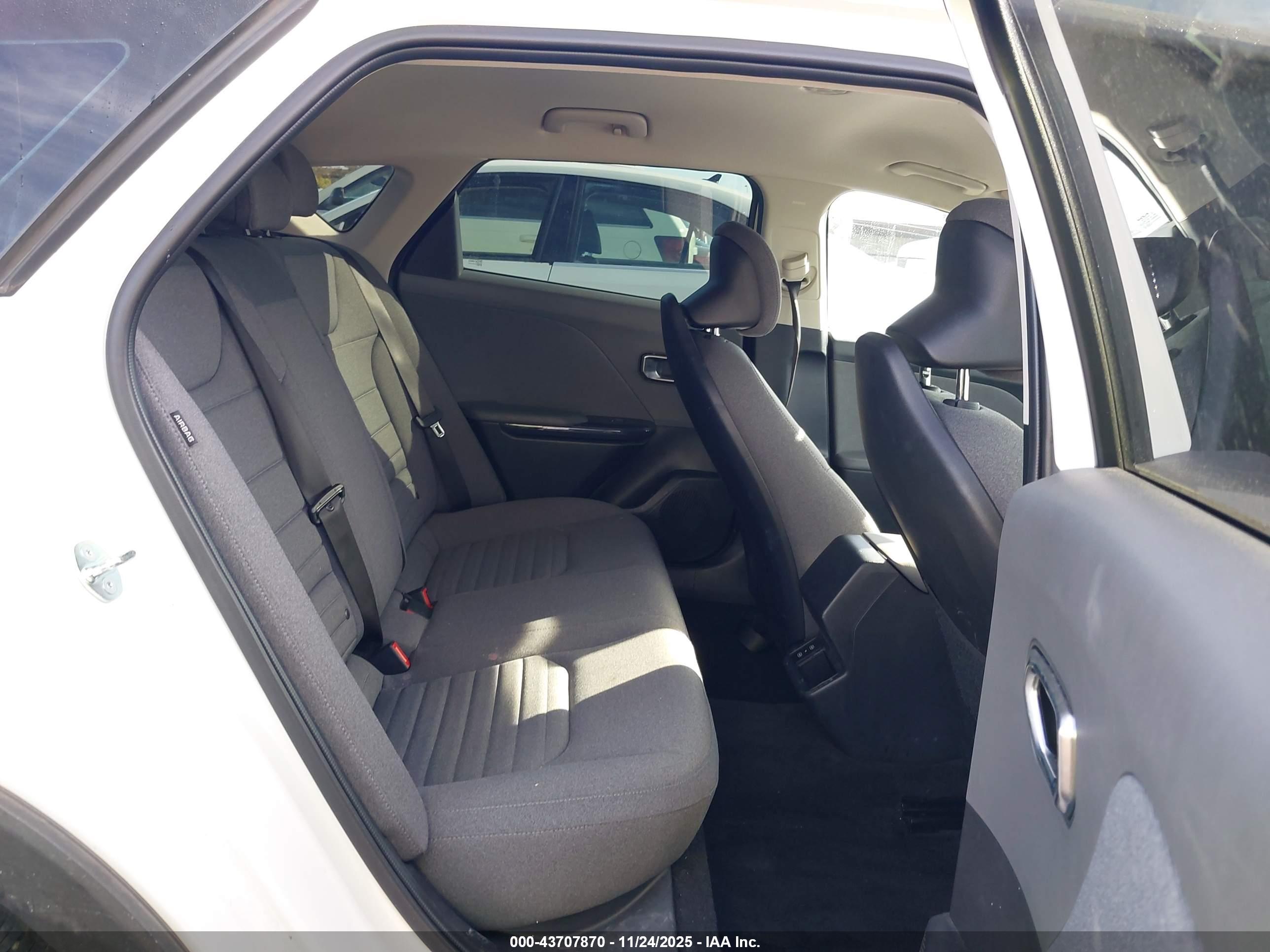 KIA K4 image 8