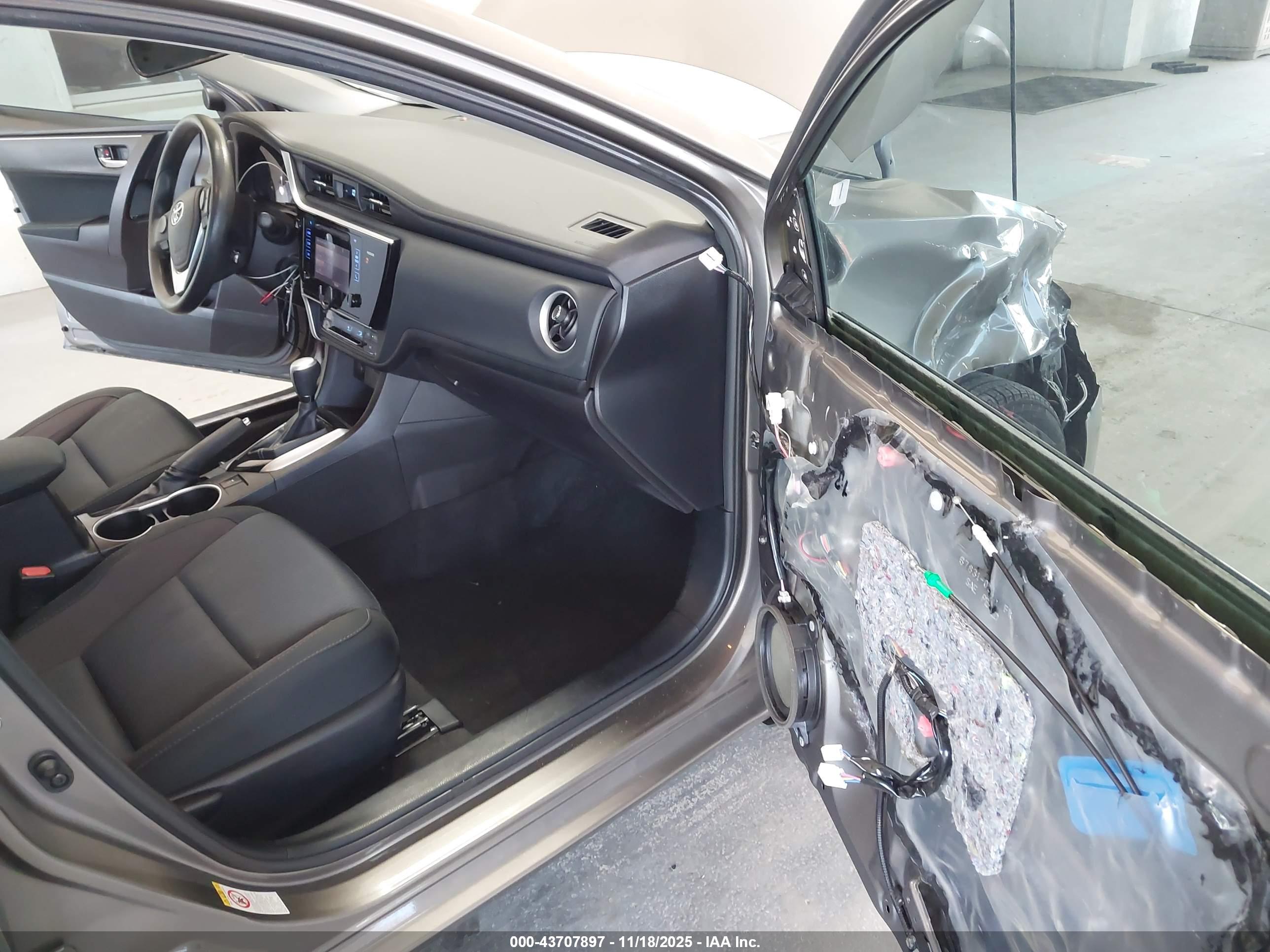 TOYOTA COROLLA image 5