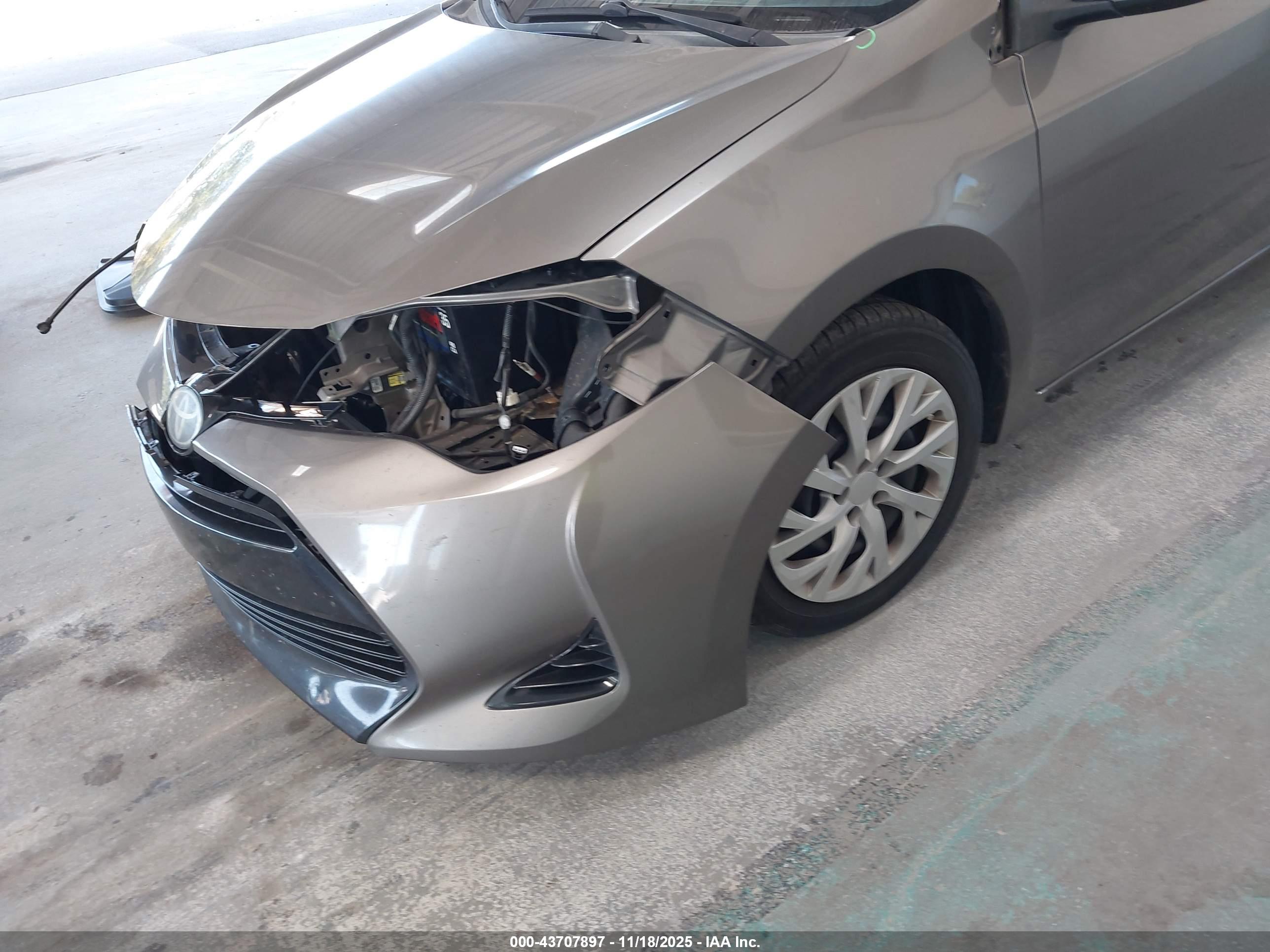 TOYOTA COROLLA image 6