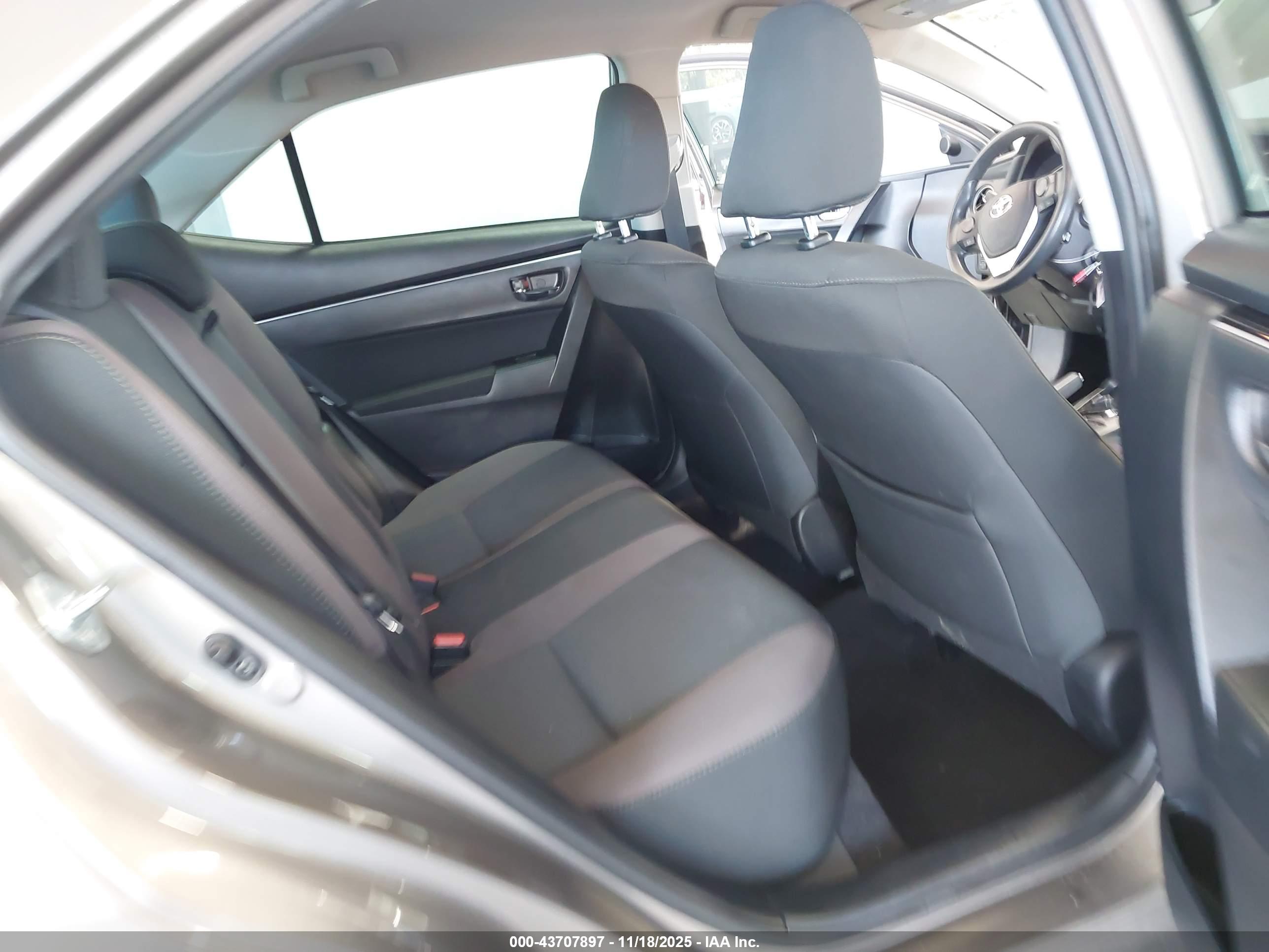 TOYOTA COROLLA image 8
