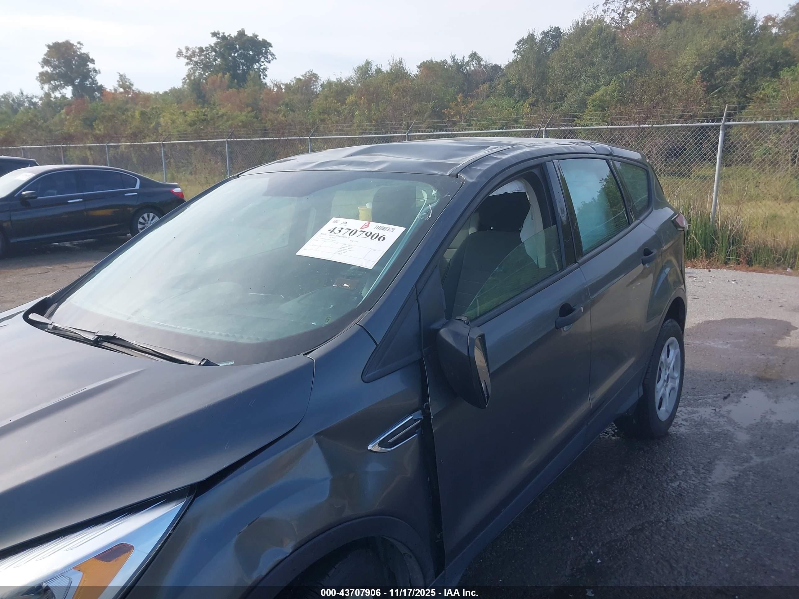 FORD ESCAPE image 6