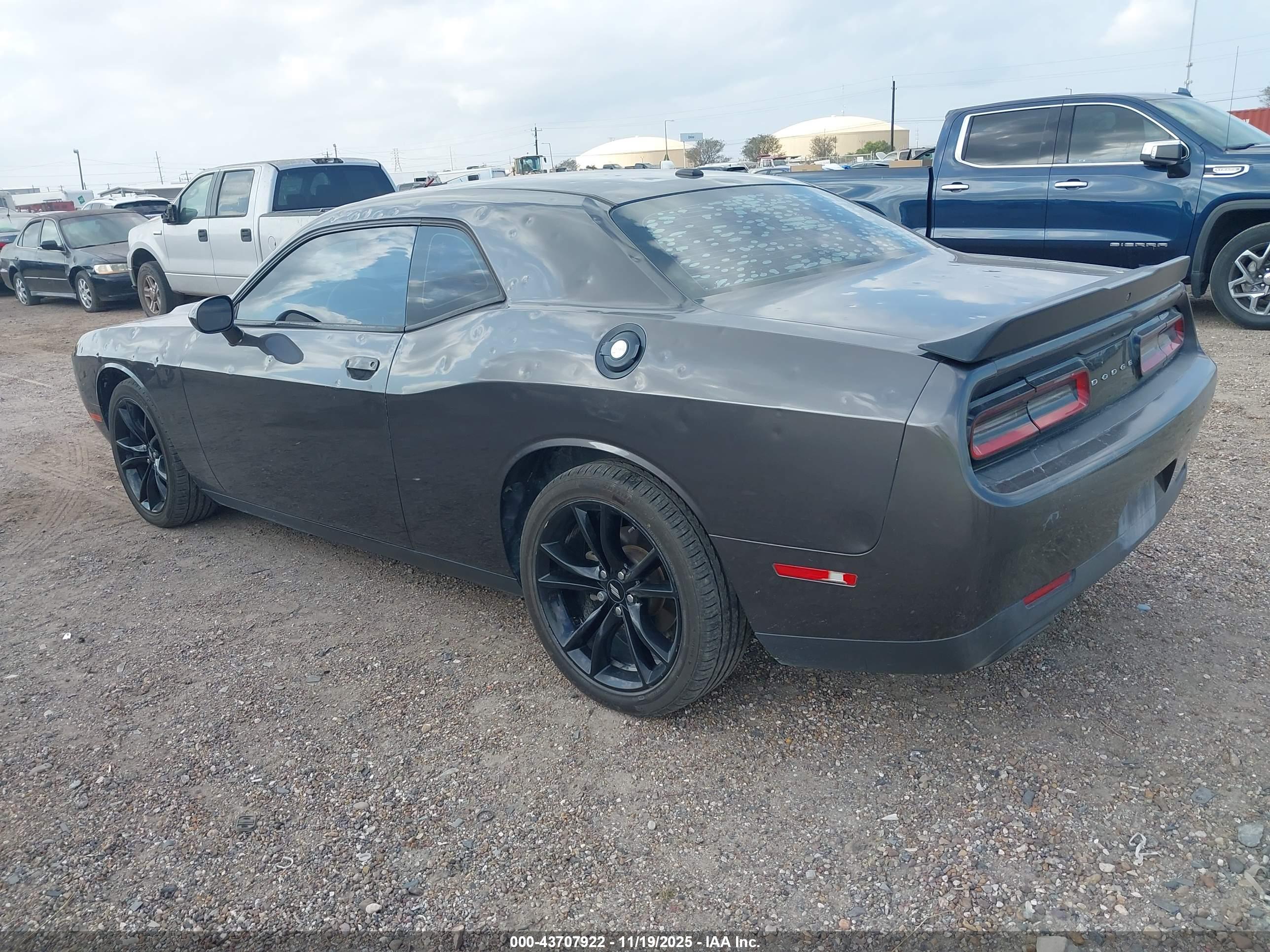 DODGE CHALLENGER image 3