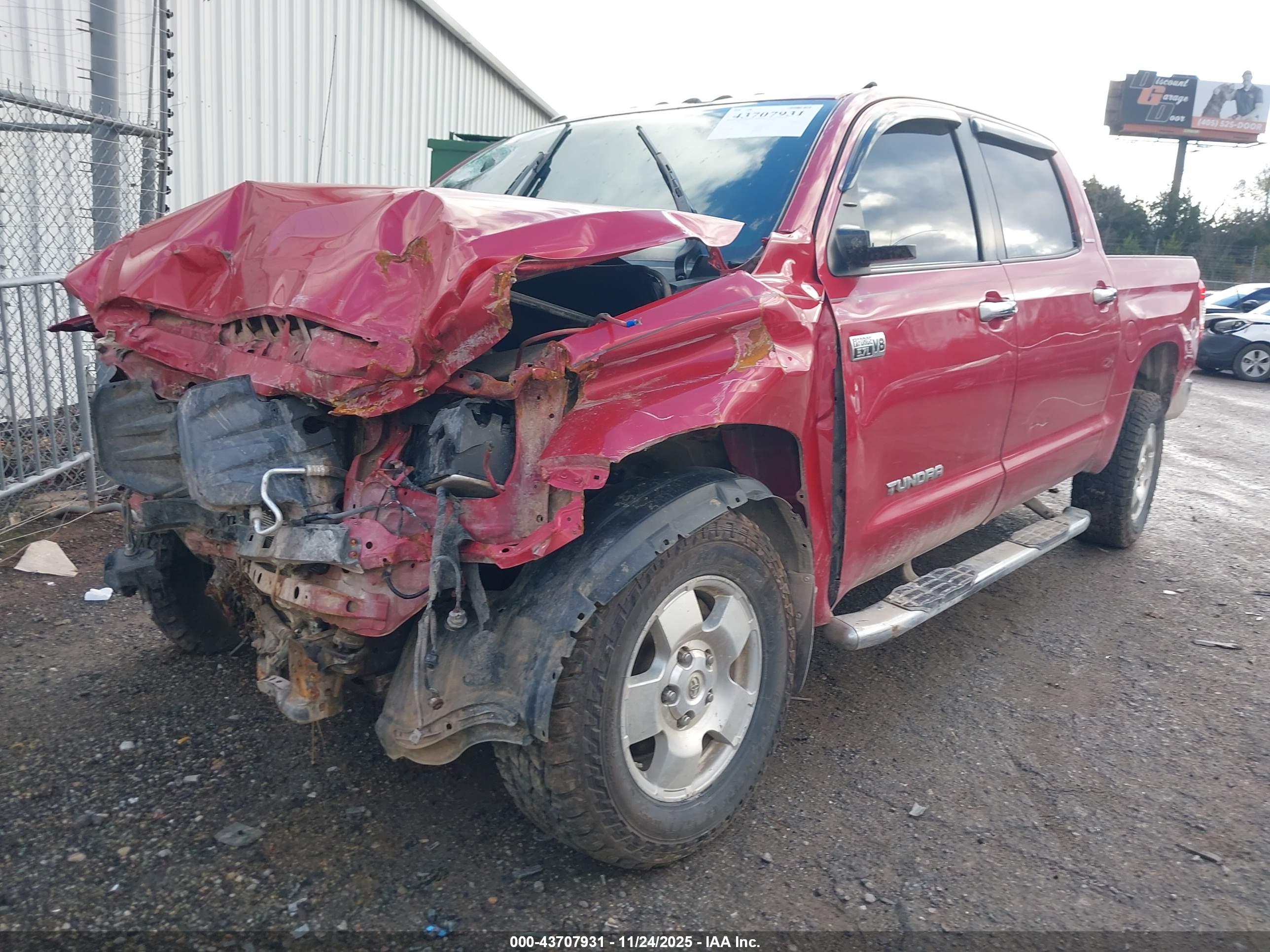 TOYOTA TUNDRA image 2