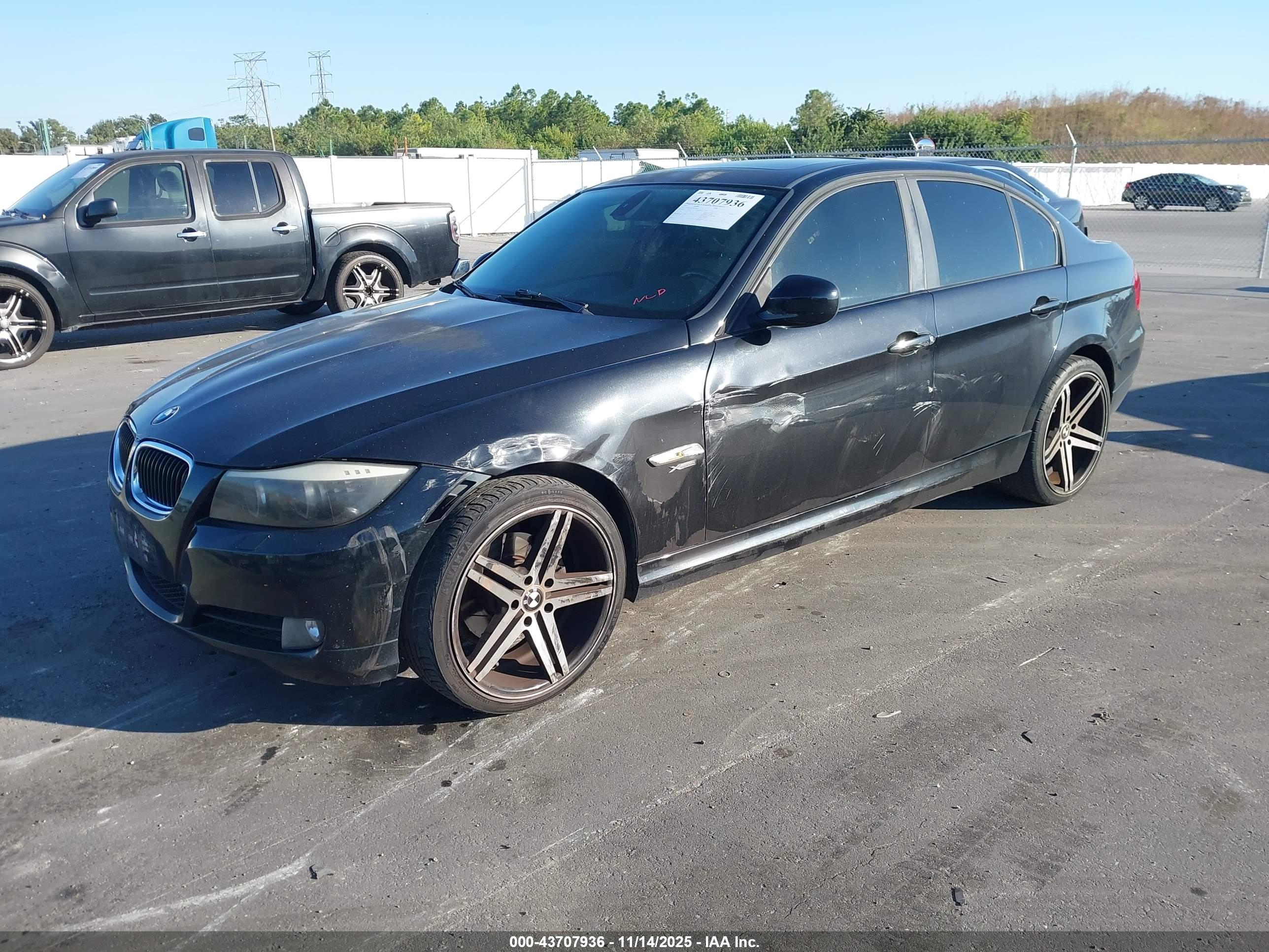BMW 328I image 2