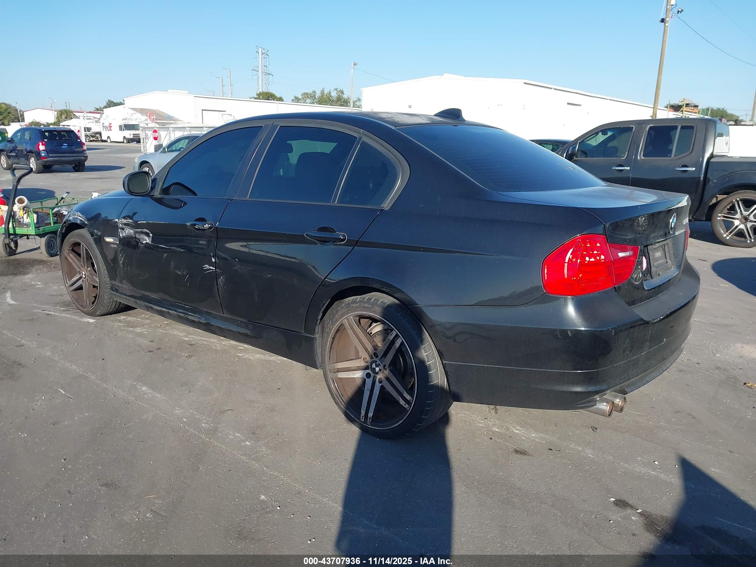 BMW 328I image 3