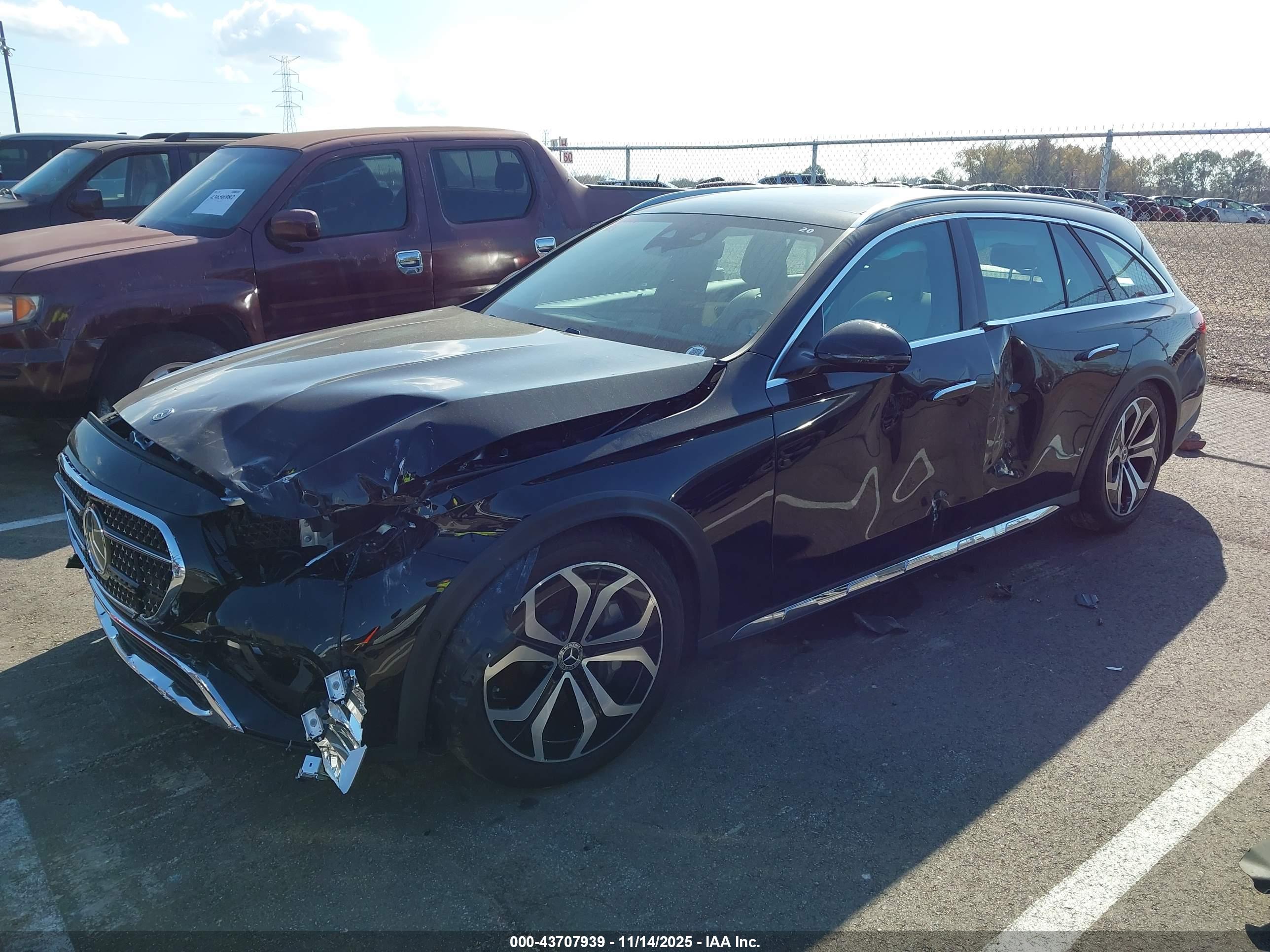 MERCEDES-BENZ E image 2