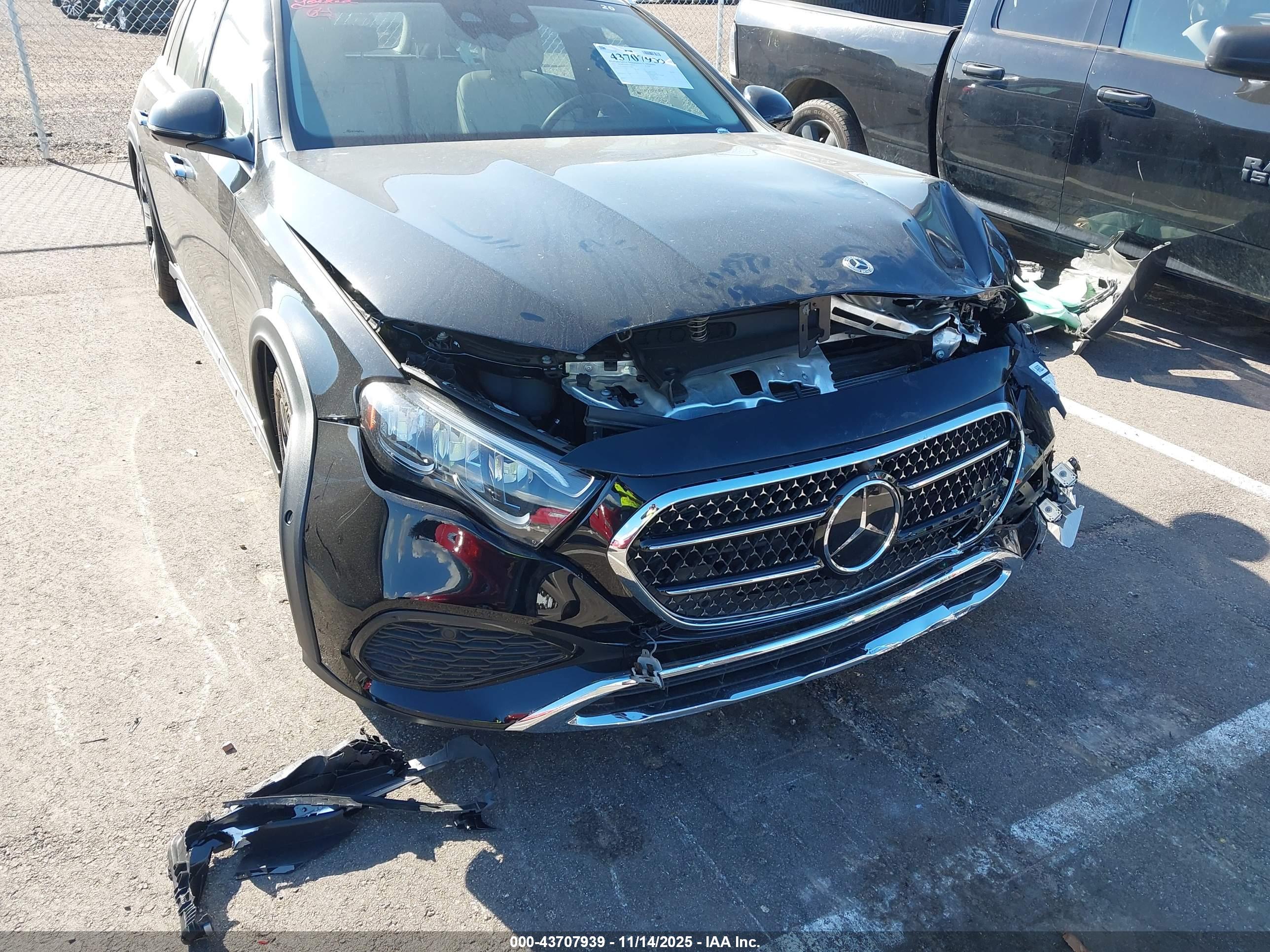 MERCEDES-BENZ E image 6