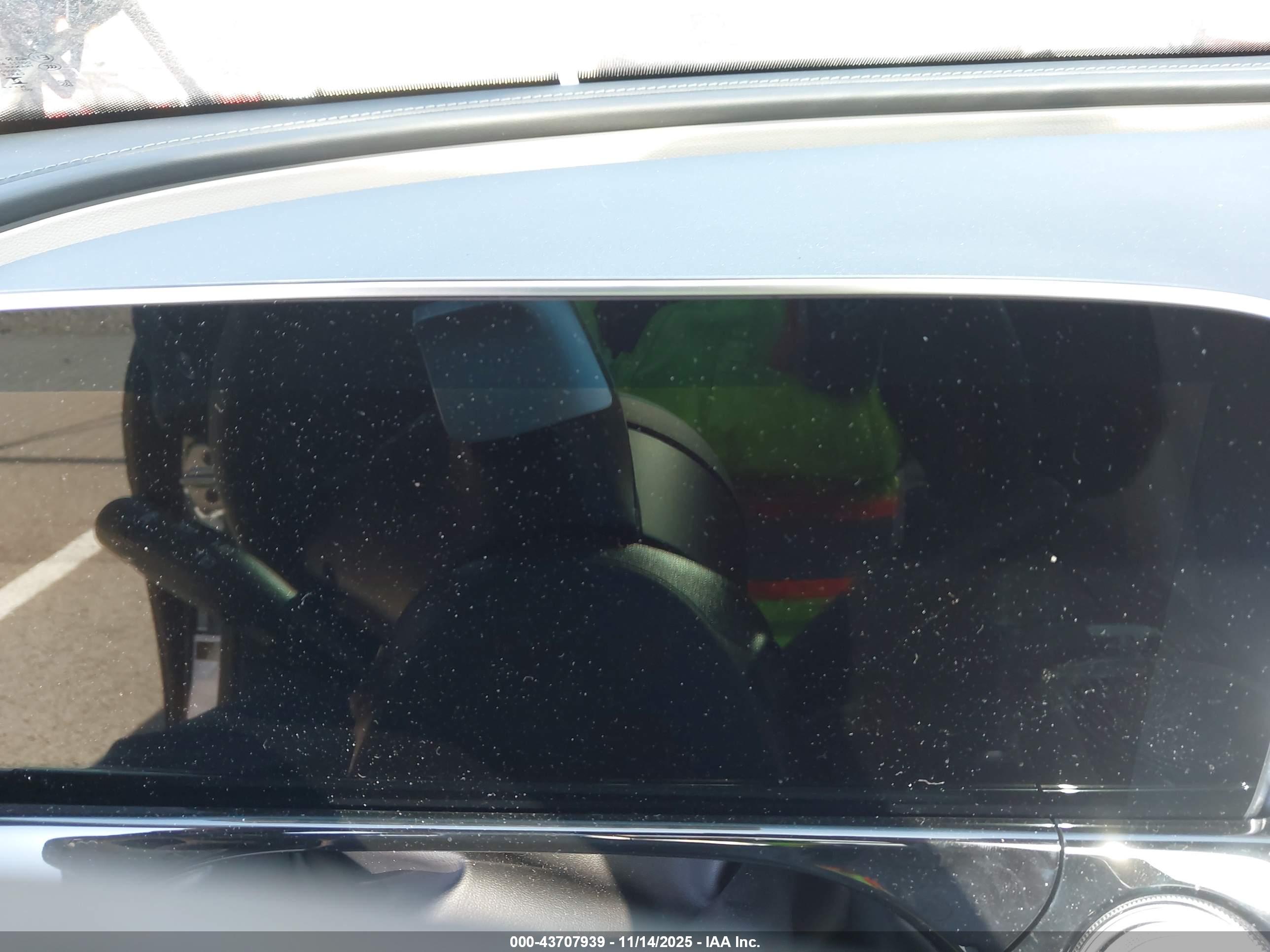 MERCEDES-BENZ E image 7