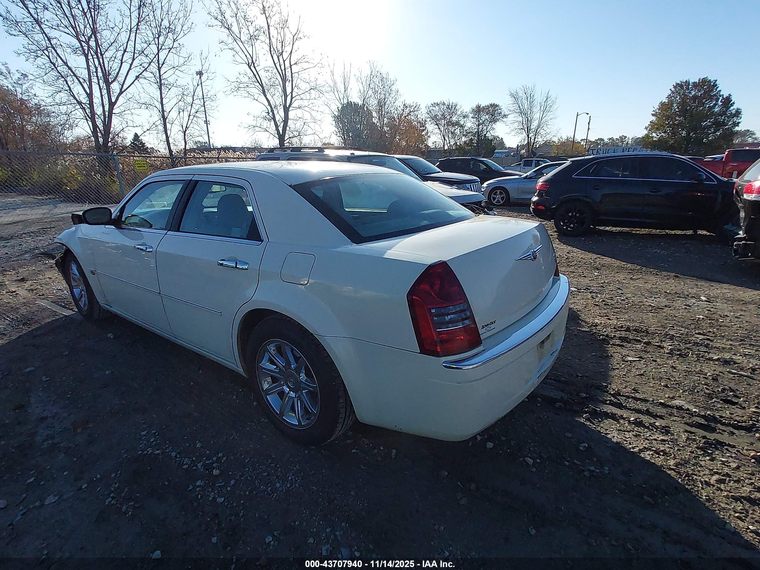 CHRYSLER 300C image 3