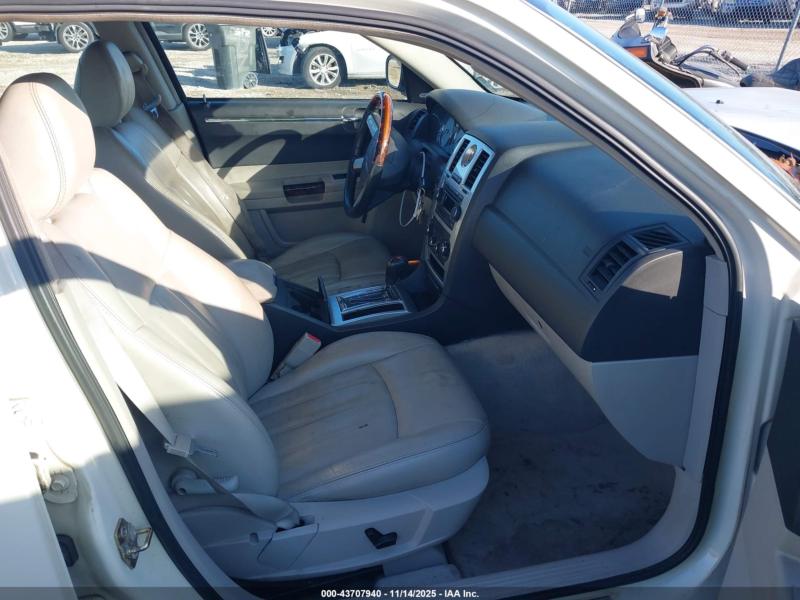 CHRYSLER 300C image 5