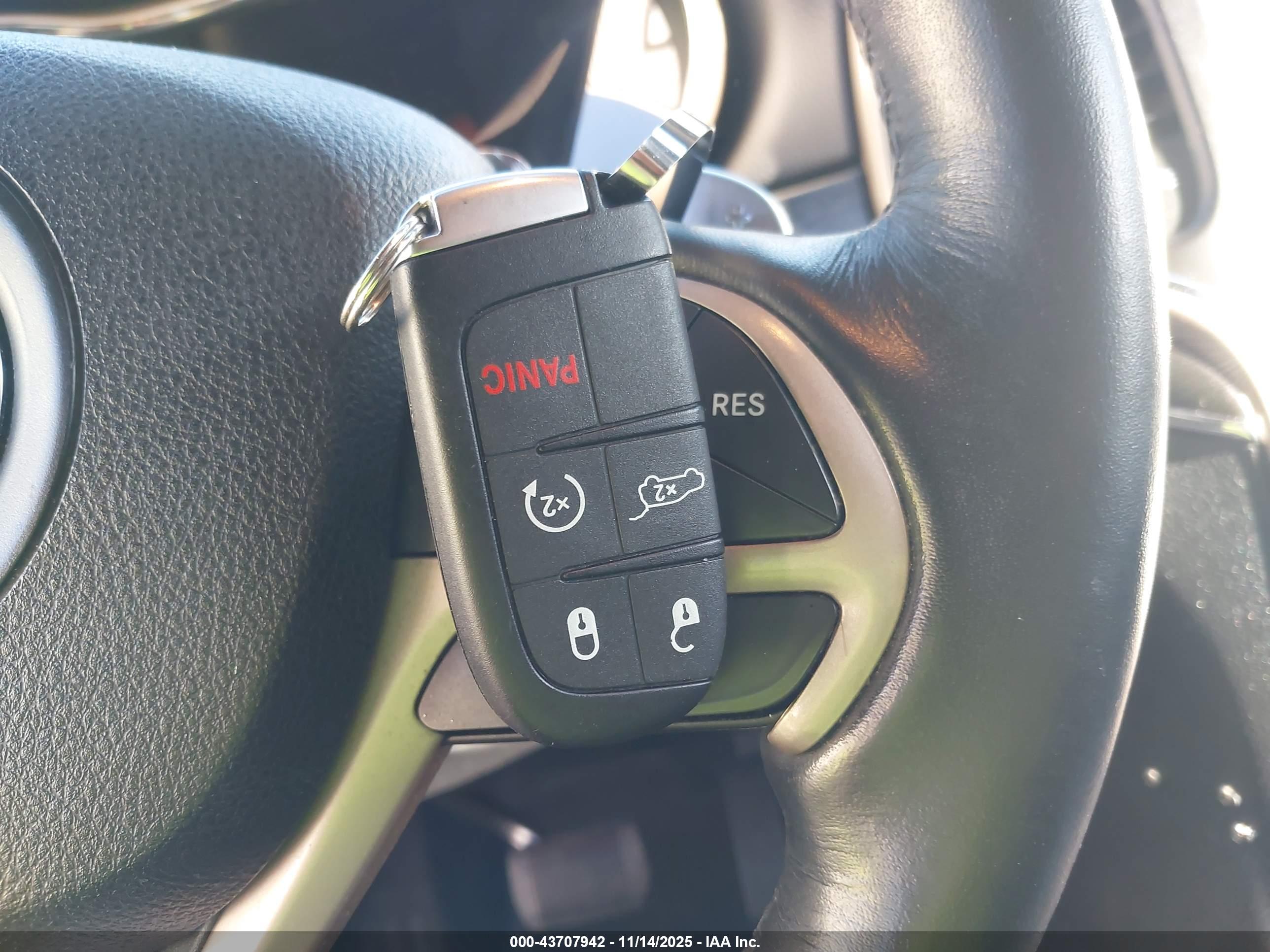 JEEP GRAND image 11