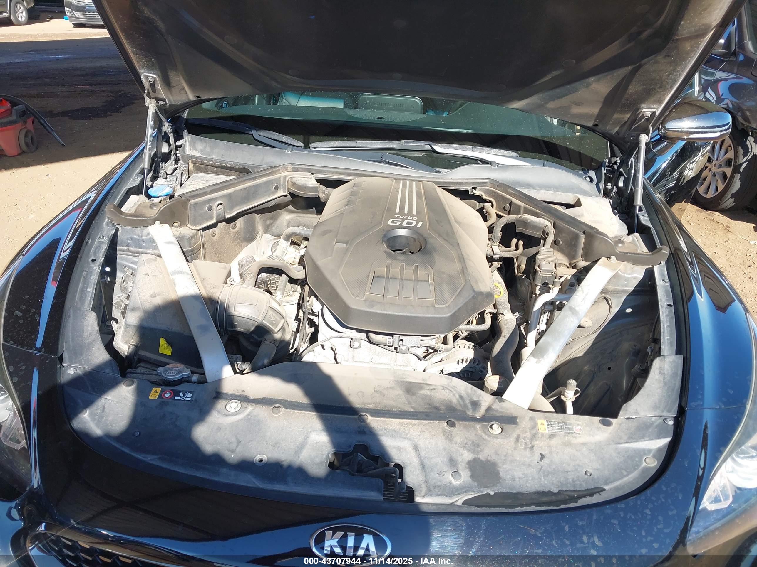KIA STINGER image 10