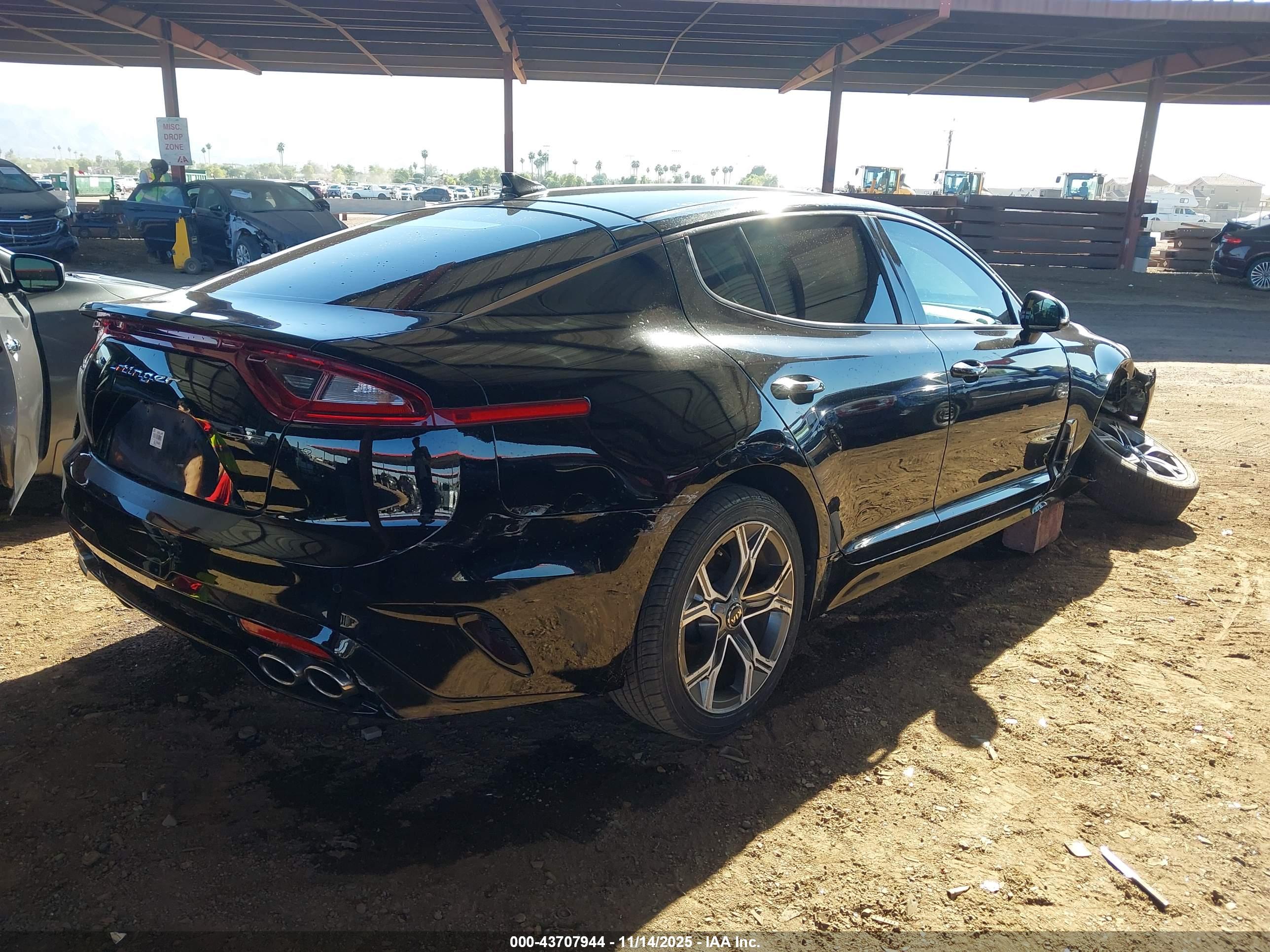 KIA STINGER image 4