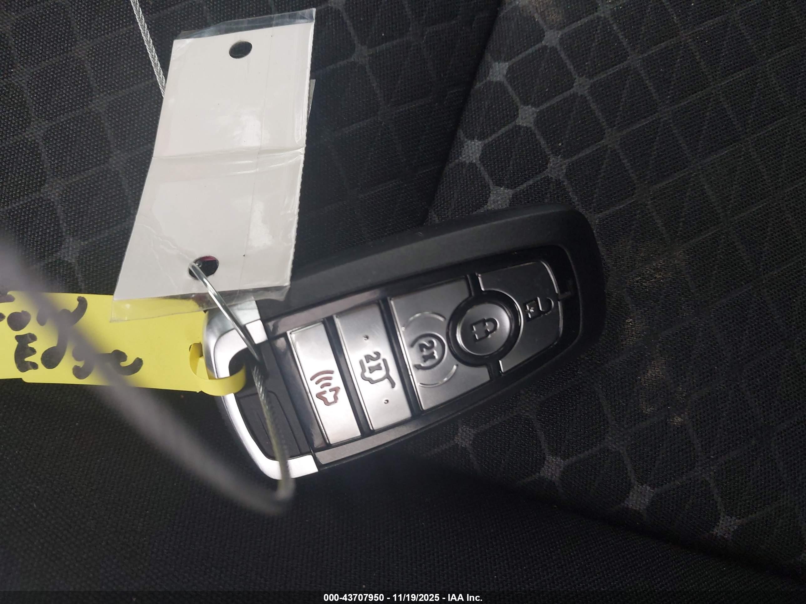 FORD ESCAPE image 11