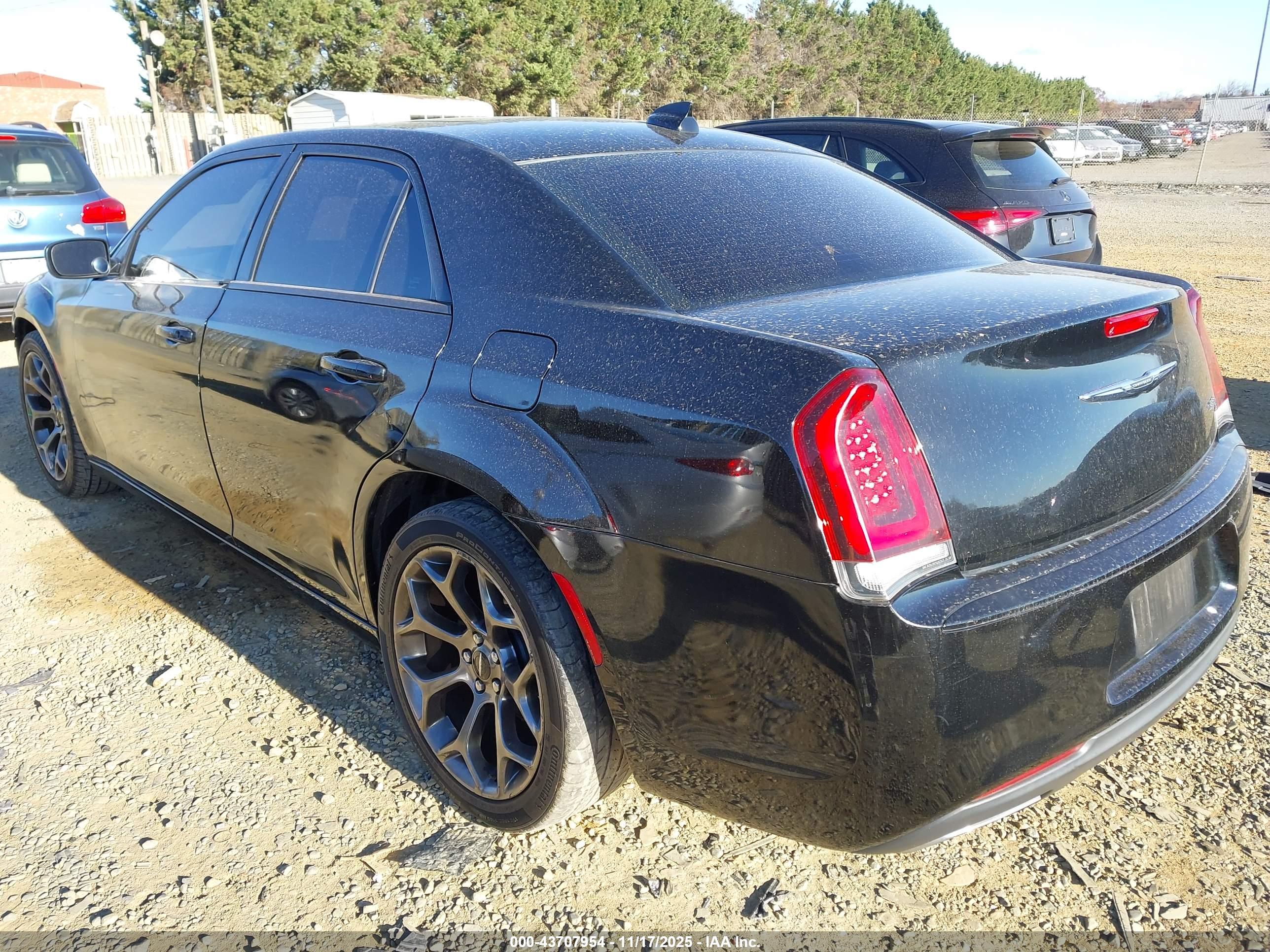 CHRYSLER 300 image 3