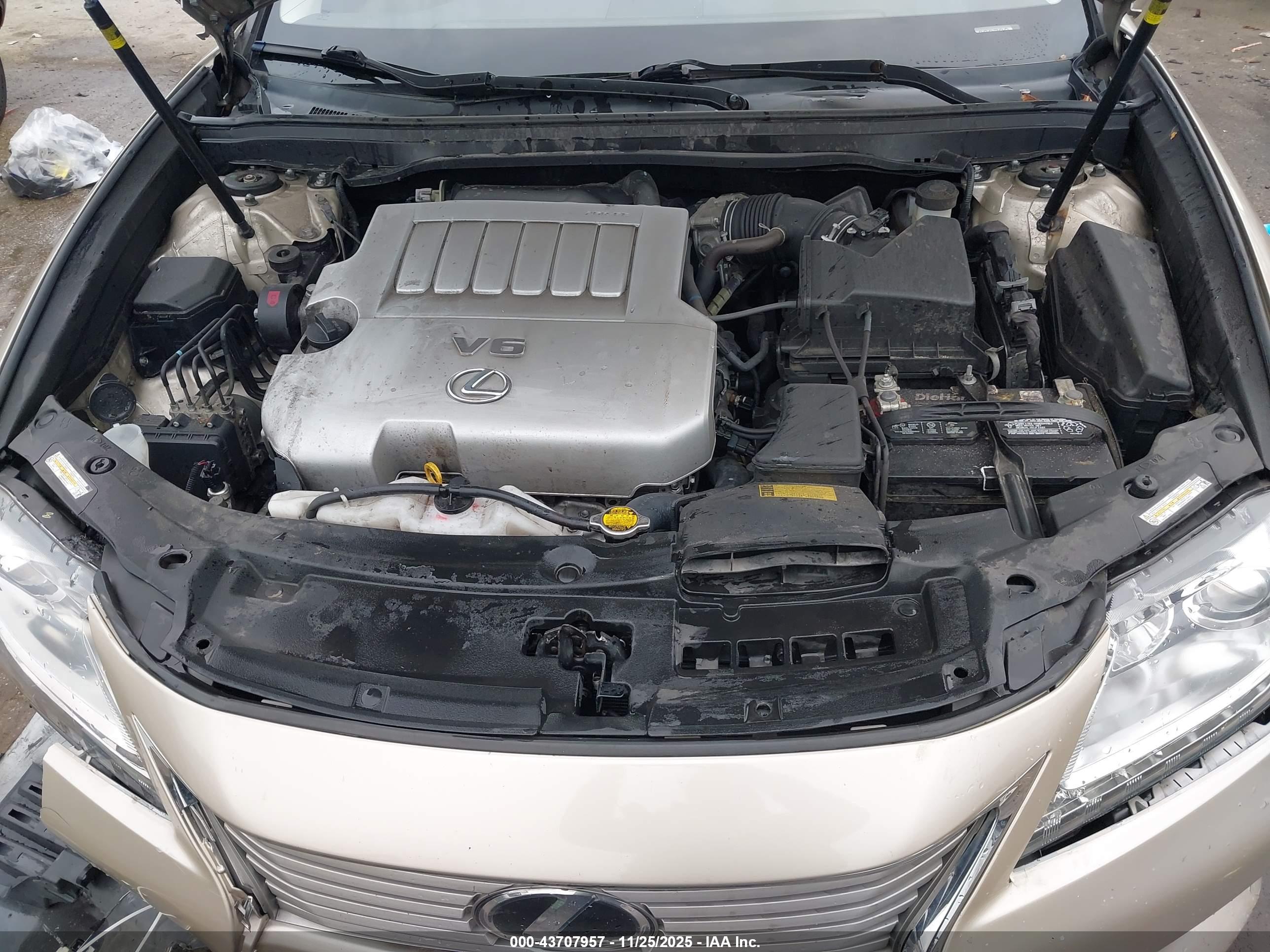 LEXUS ES image 10