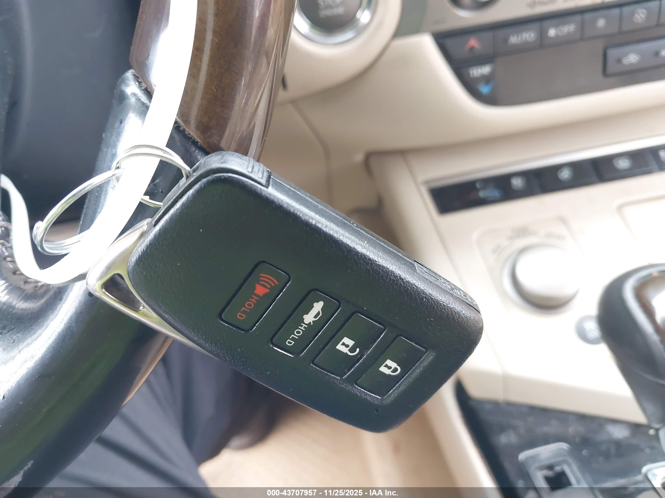 LEXUS ES image 11
