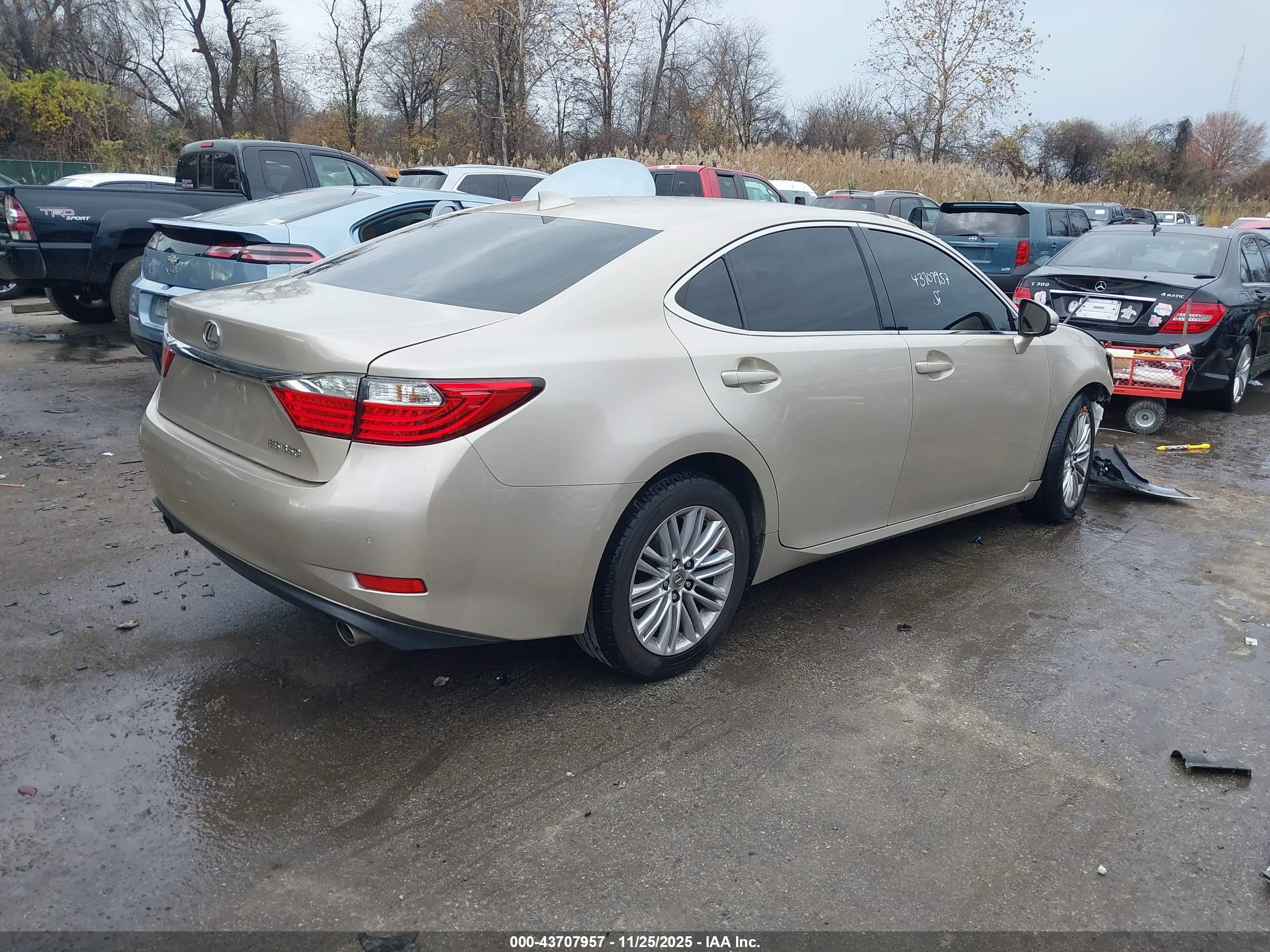 LEXUS ES image 4