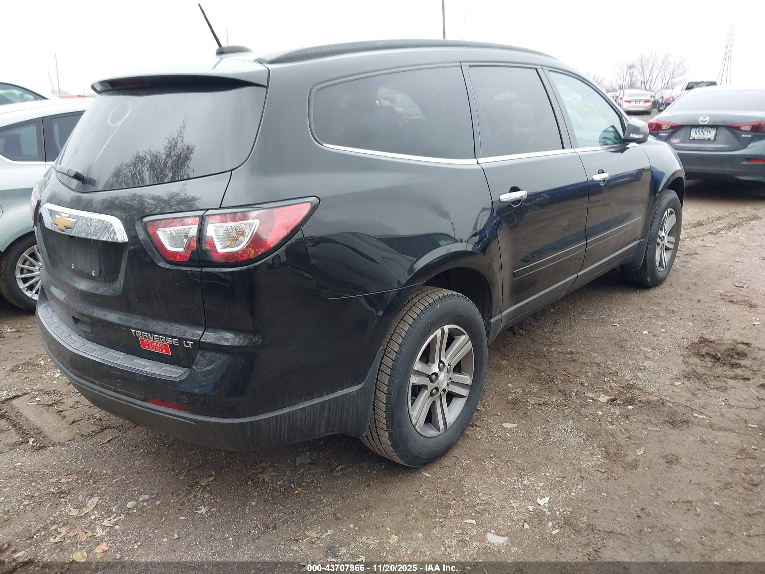 CHEVROLET TRAVERSE image 4