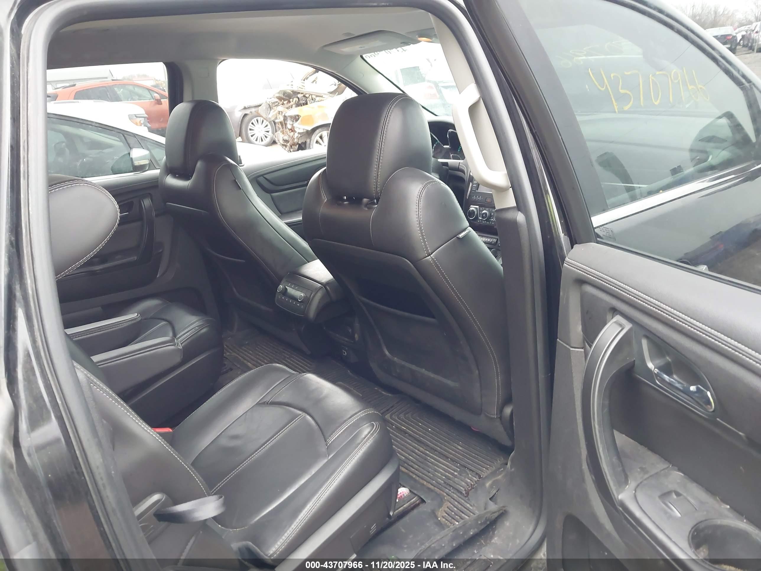 CHEVROLET TRAVERSE image 8