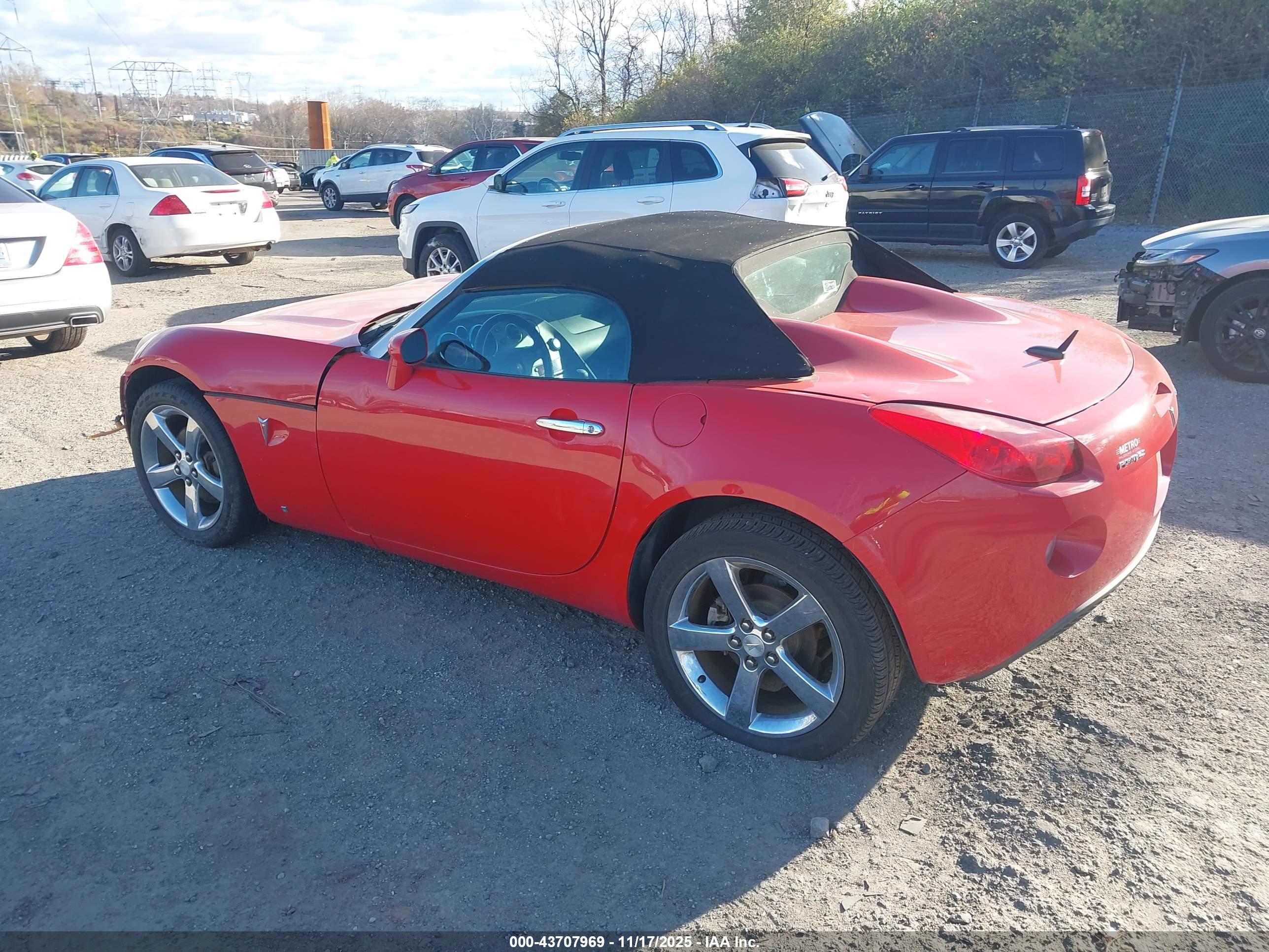 PONTIAC SOLSTICE image 3