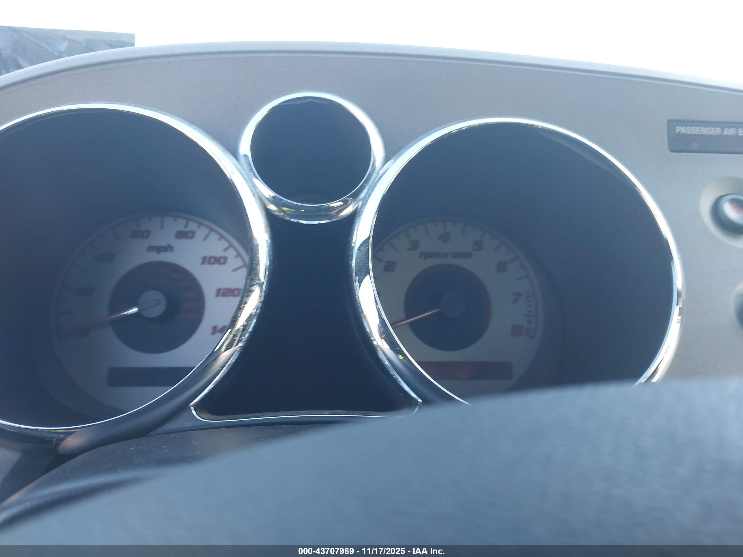 PONTIAC SOLSTICE image 7