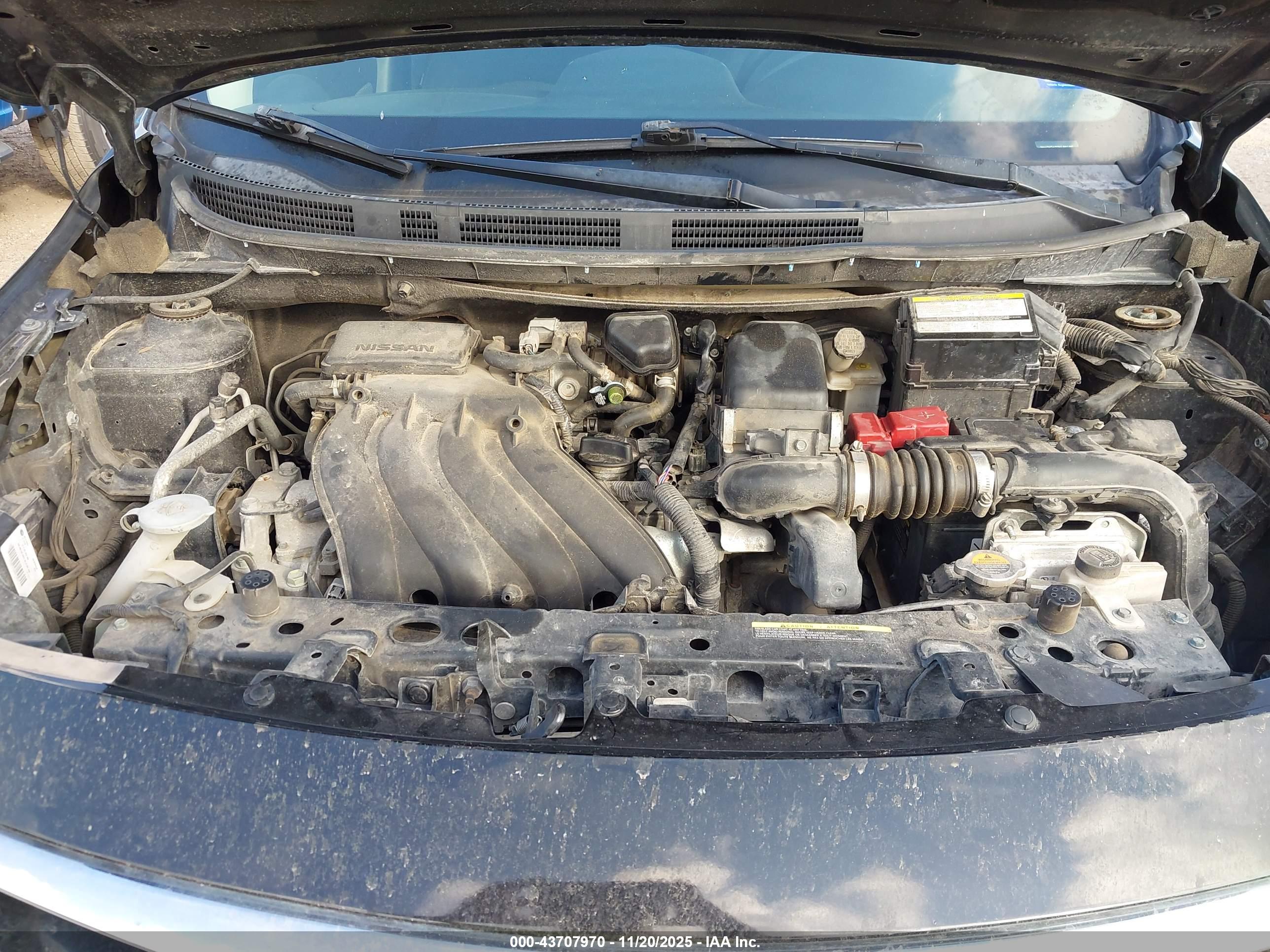 NISSAN VERSA image 10