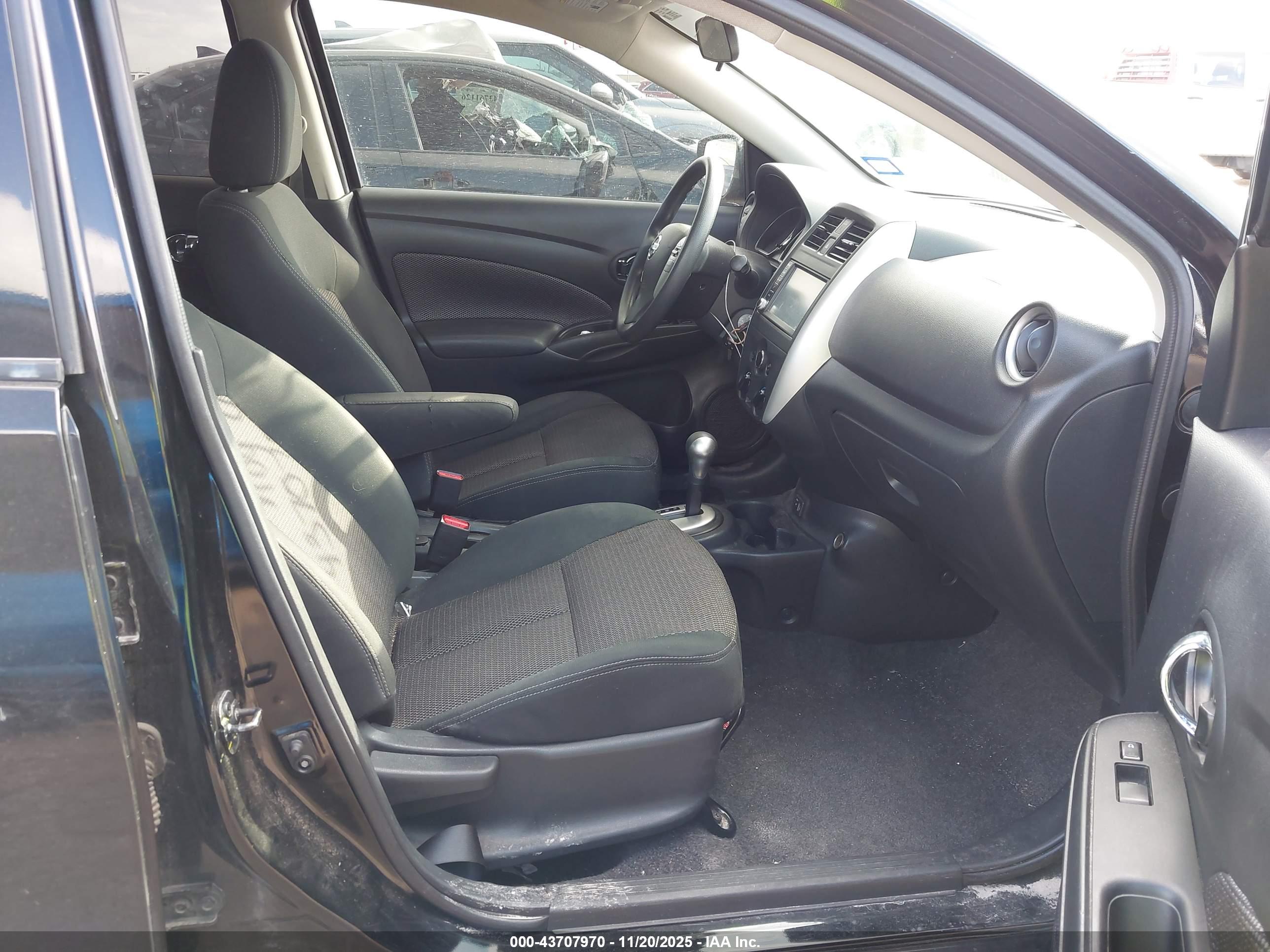 NISSAN VERSA image 5