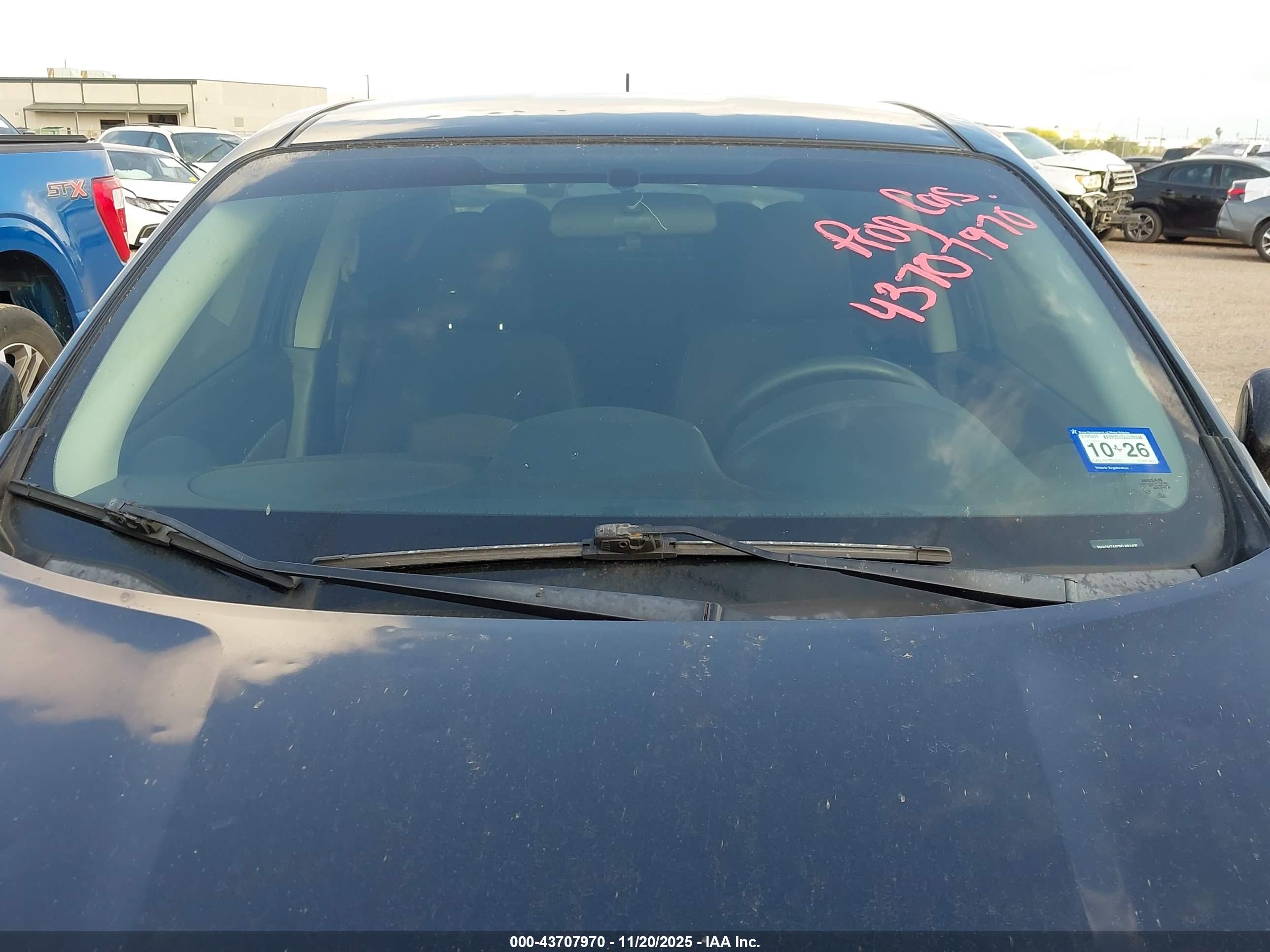 NISSAN VERSA image 6