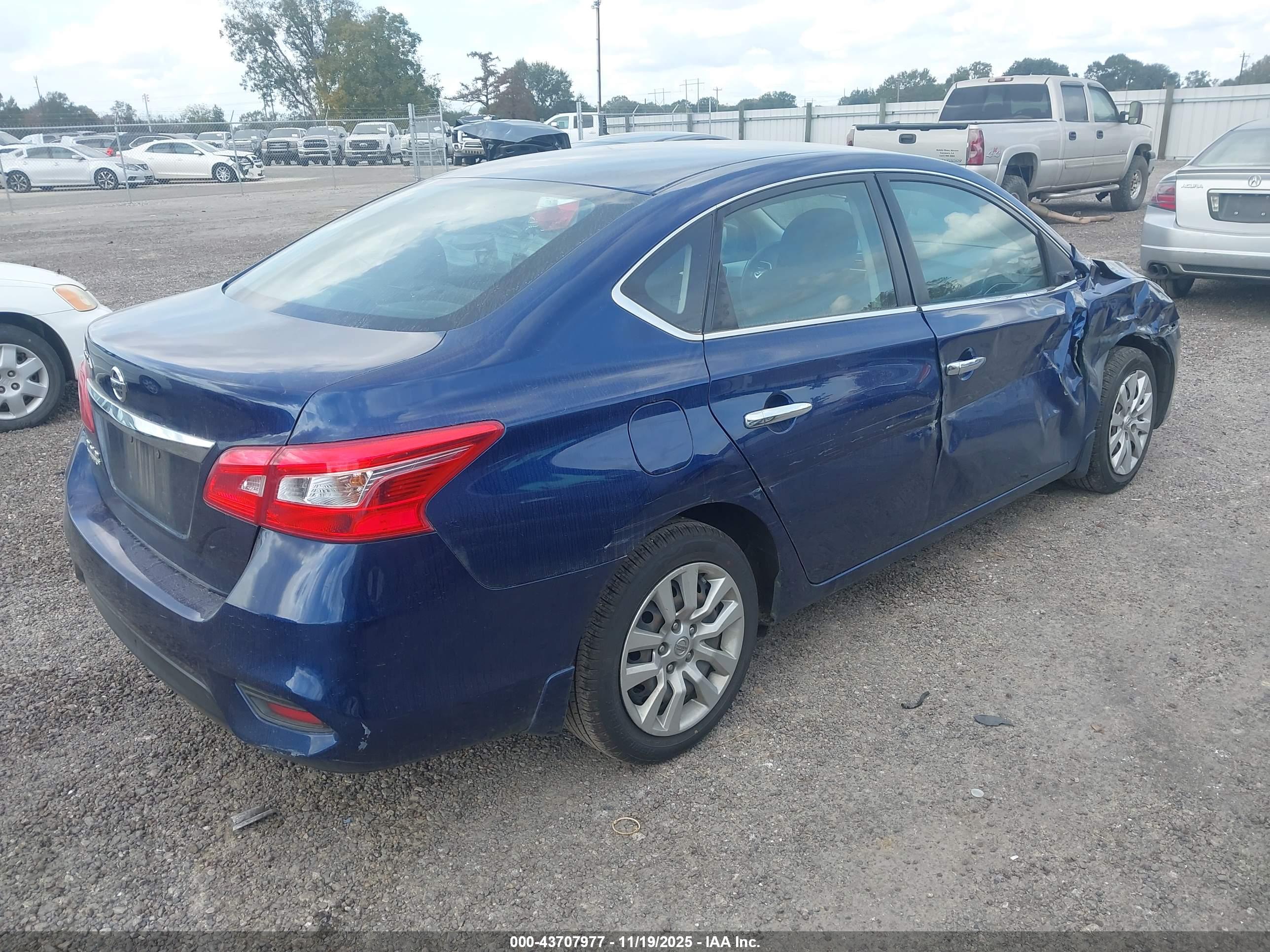 NISSAN SENTRA image 4