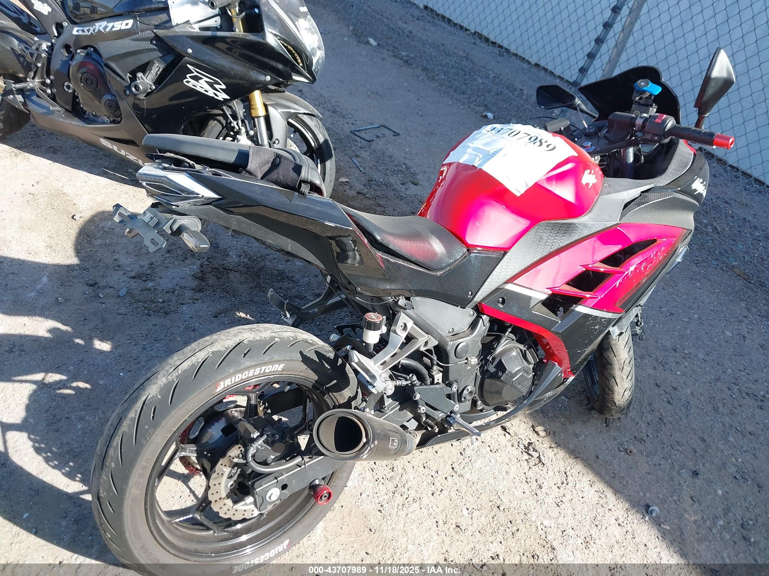 KAWASAKI EX300 image 4