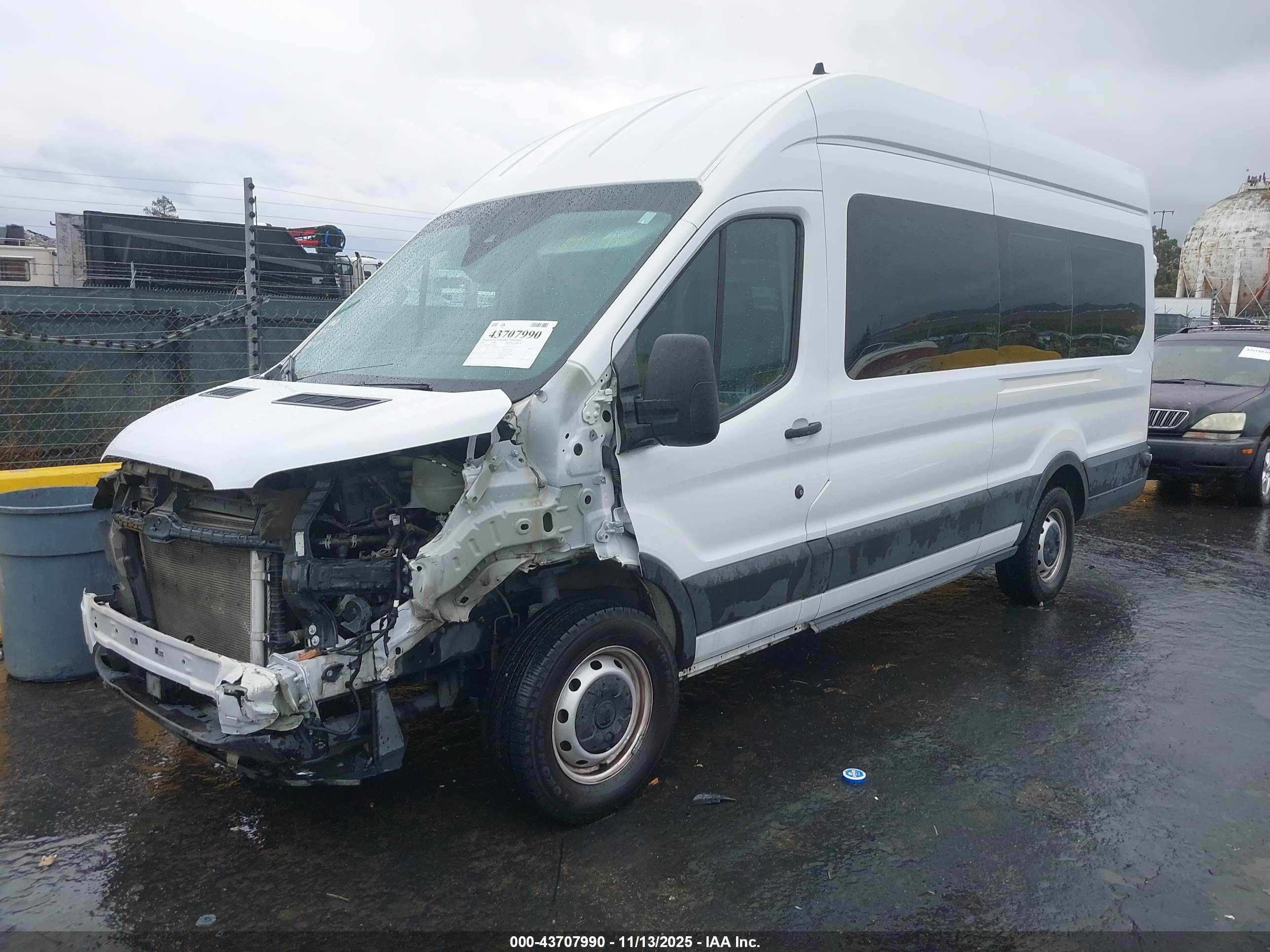 FORD TRANSIT-250 image 2
