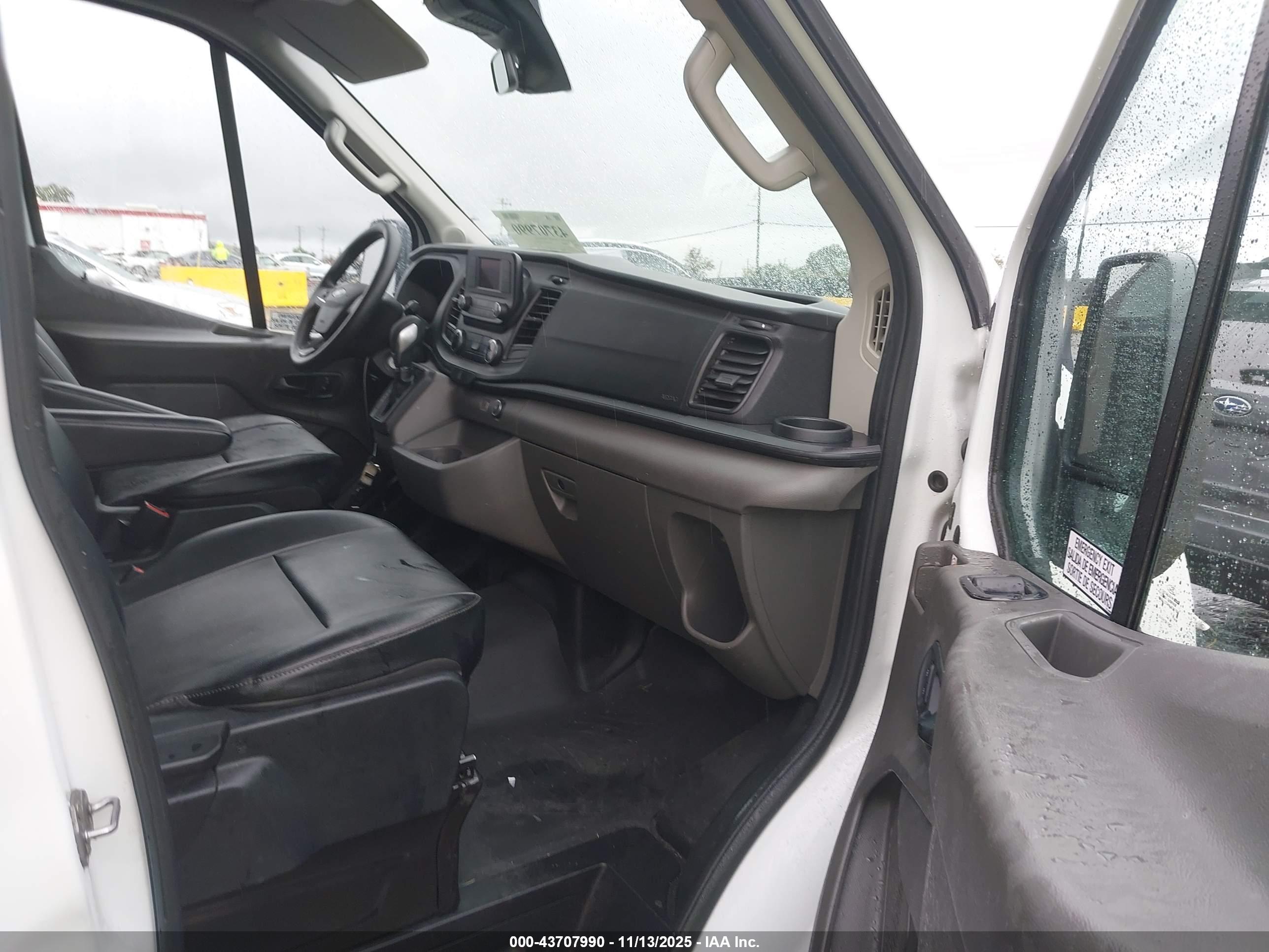 FORD TRANSIT-250 image 5
