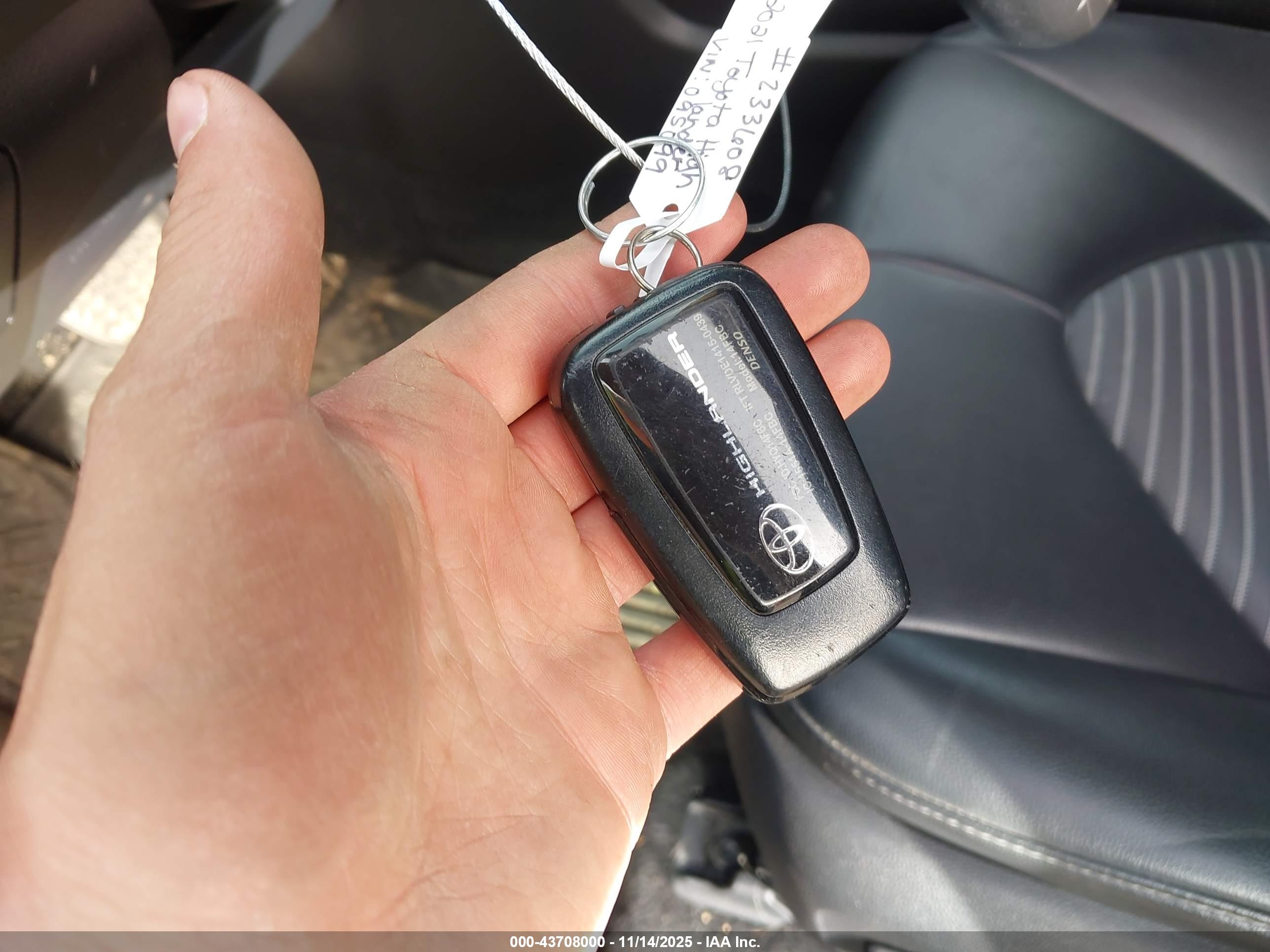 TOYOTA HIGHLANDER image 11