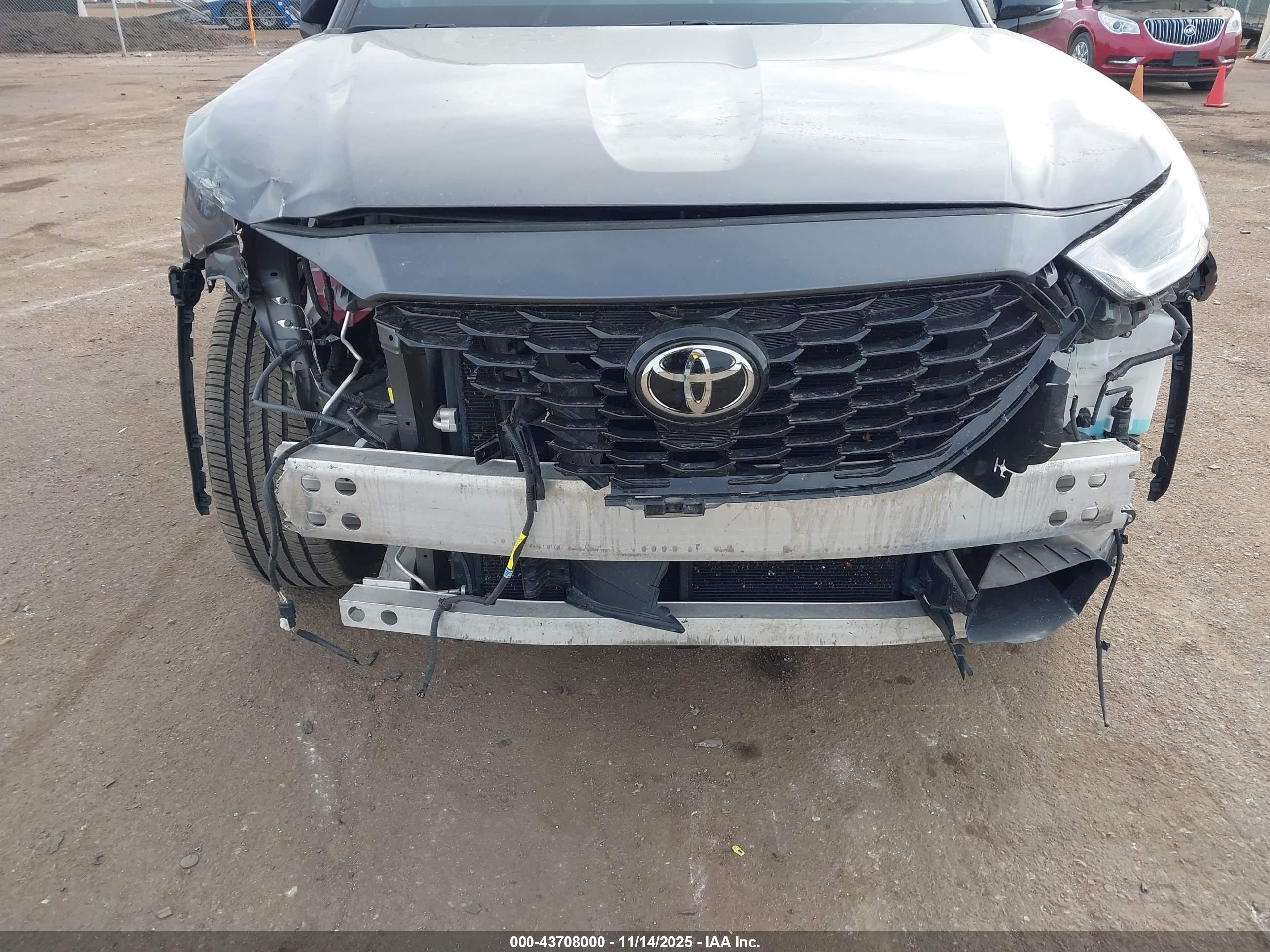TOYOTA HIGHLANDER image 6