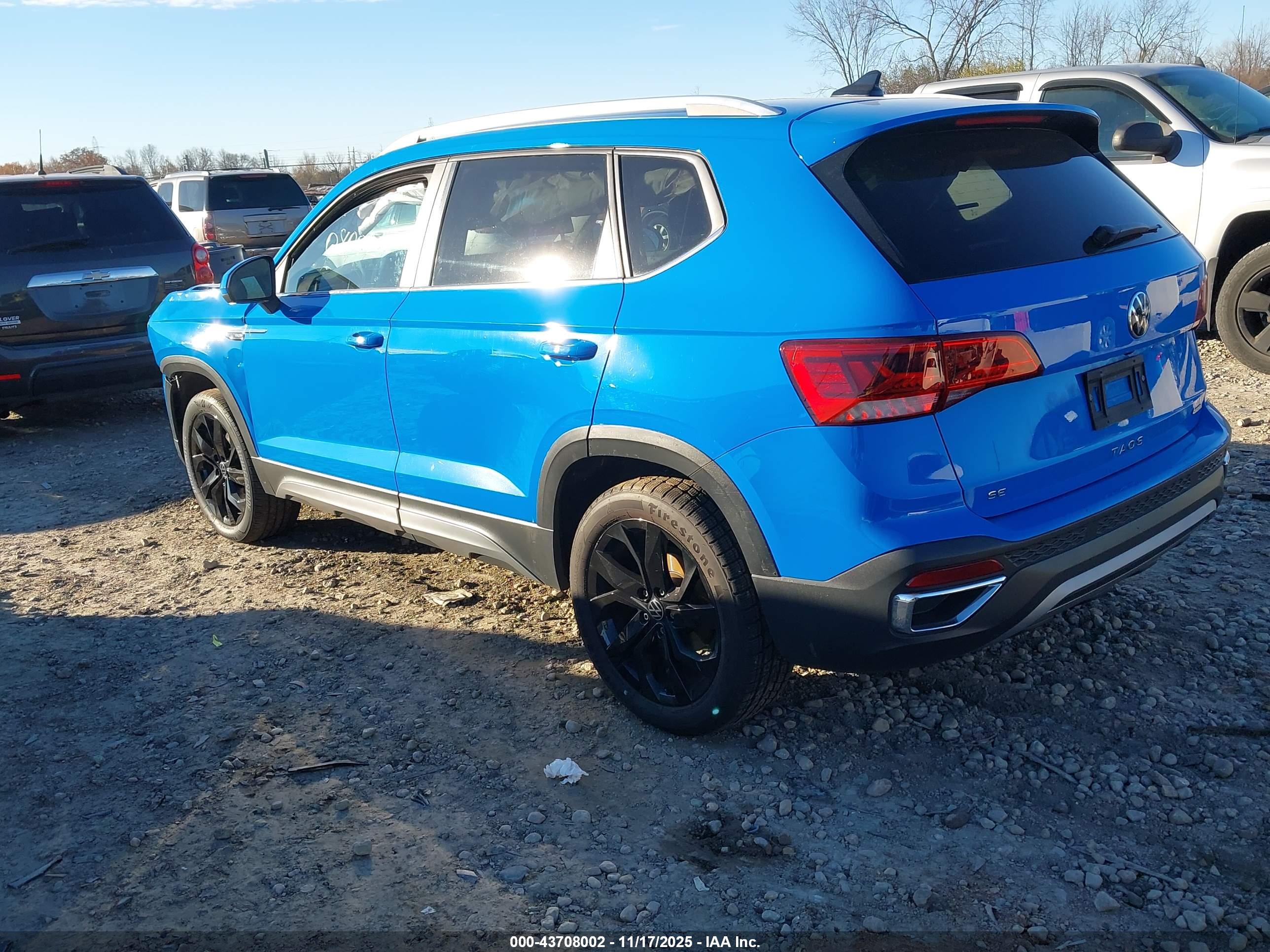 VOLKSWAGEN TAOS image 3