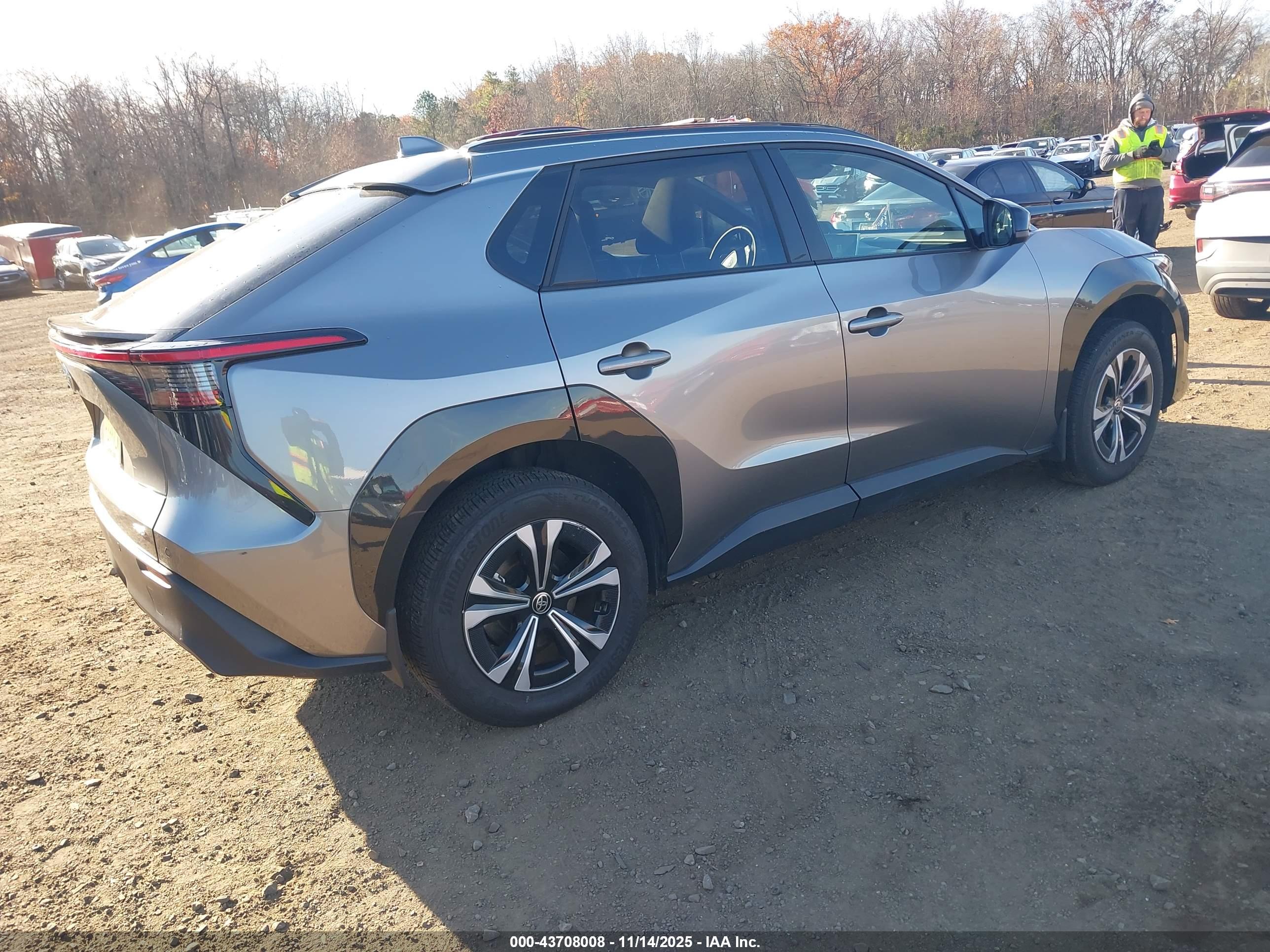 TOYOTA BZ4X image 4