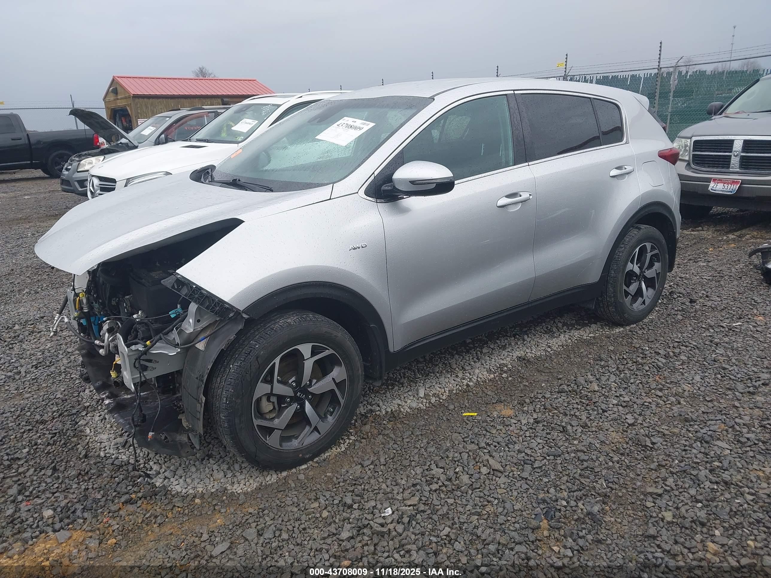 KIA SPORTAGE image 2