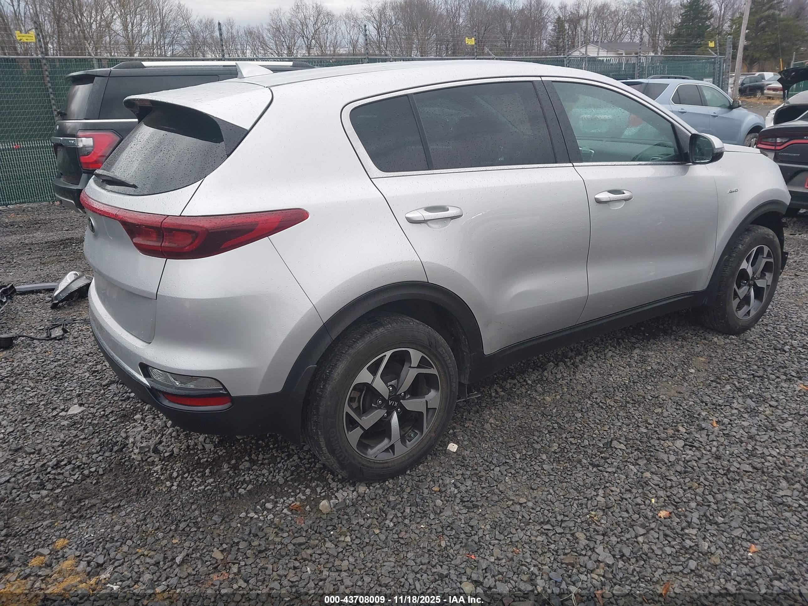 KIA SPORTAGE image 4