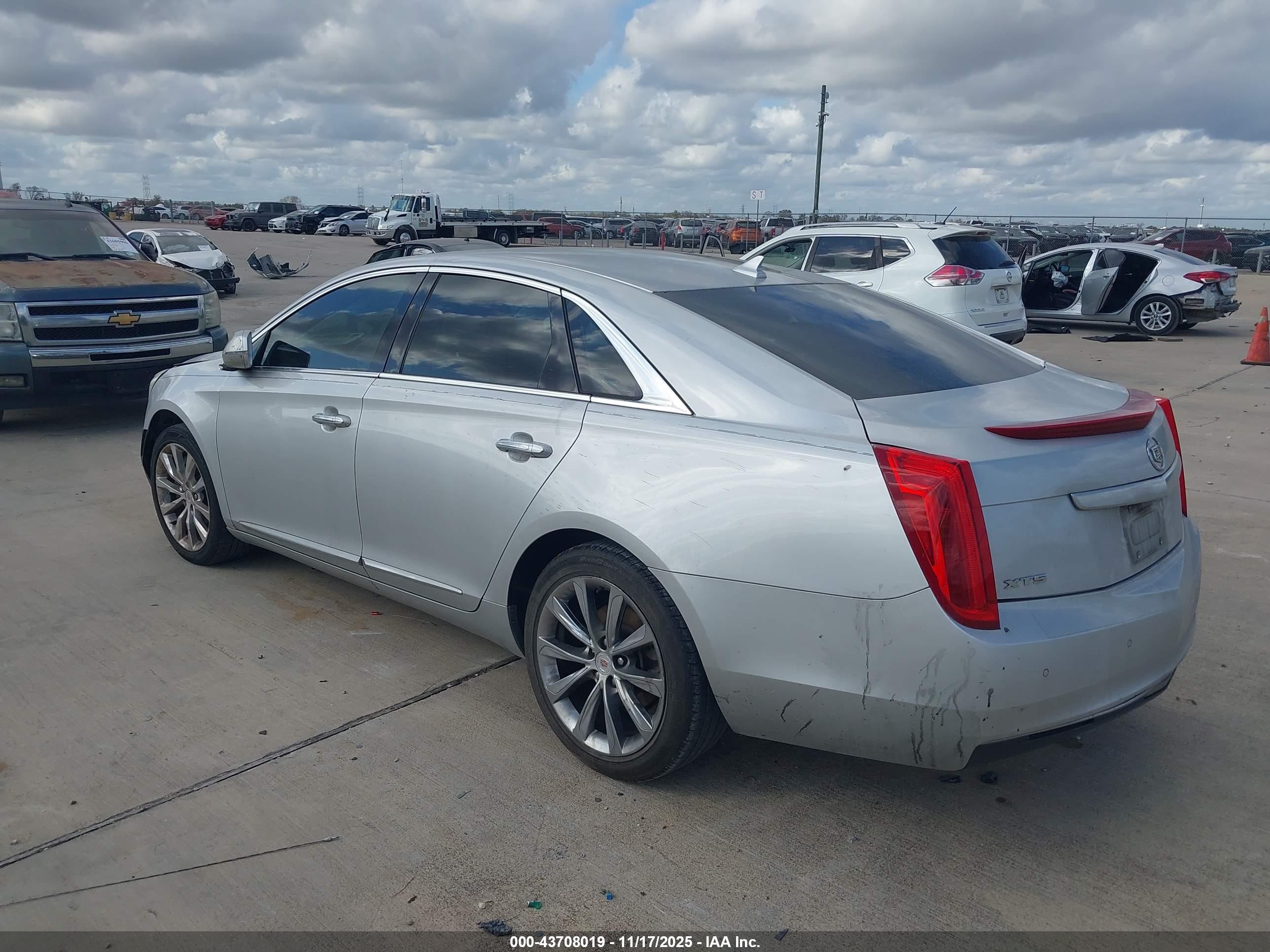 CADILLAC XTS image 3