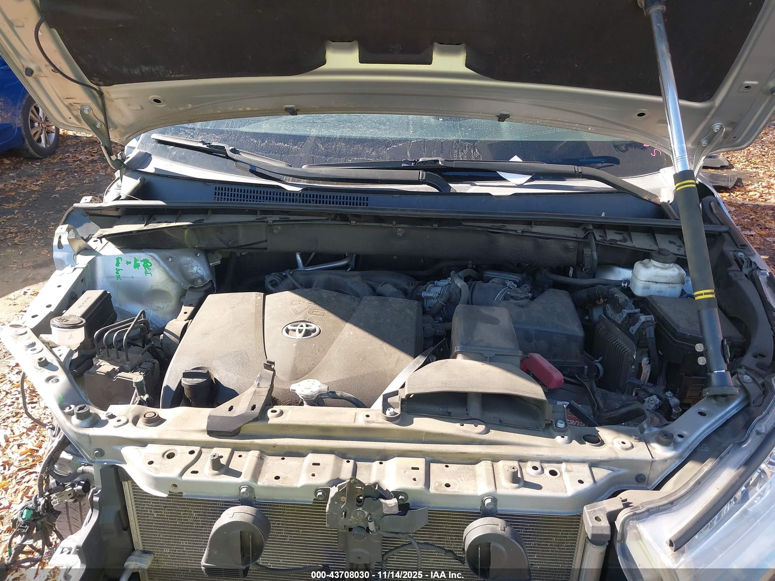 TOYOTA HIGHLANDER image 10