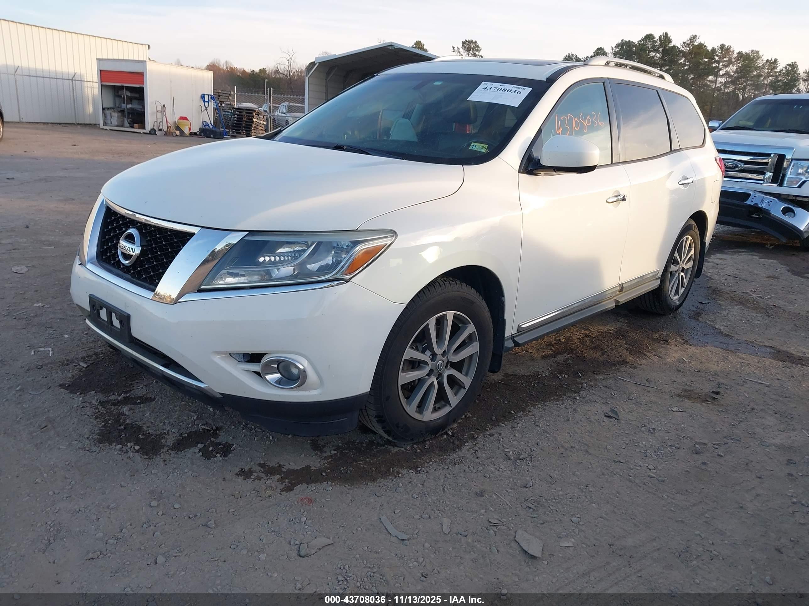 NISSAN PATHFINDER image 2