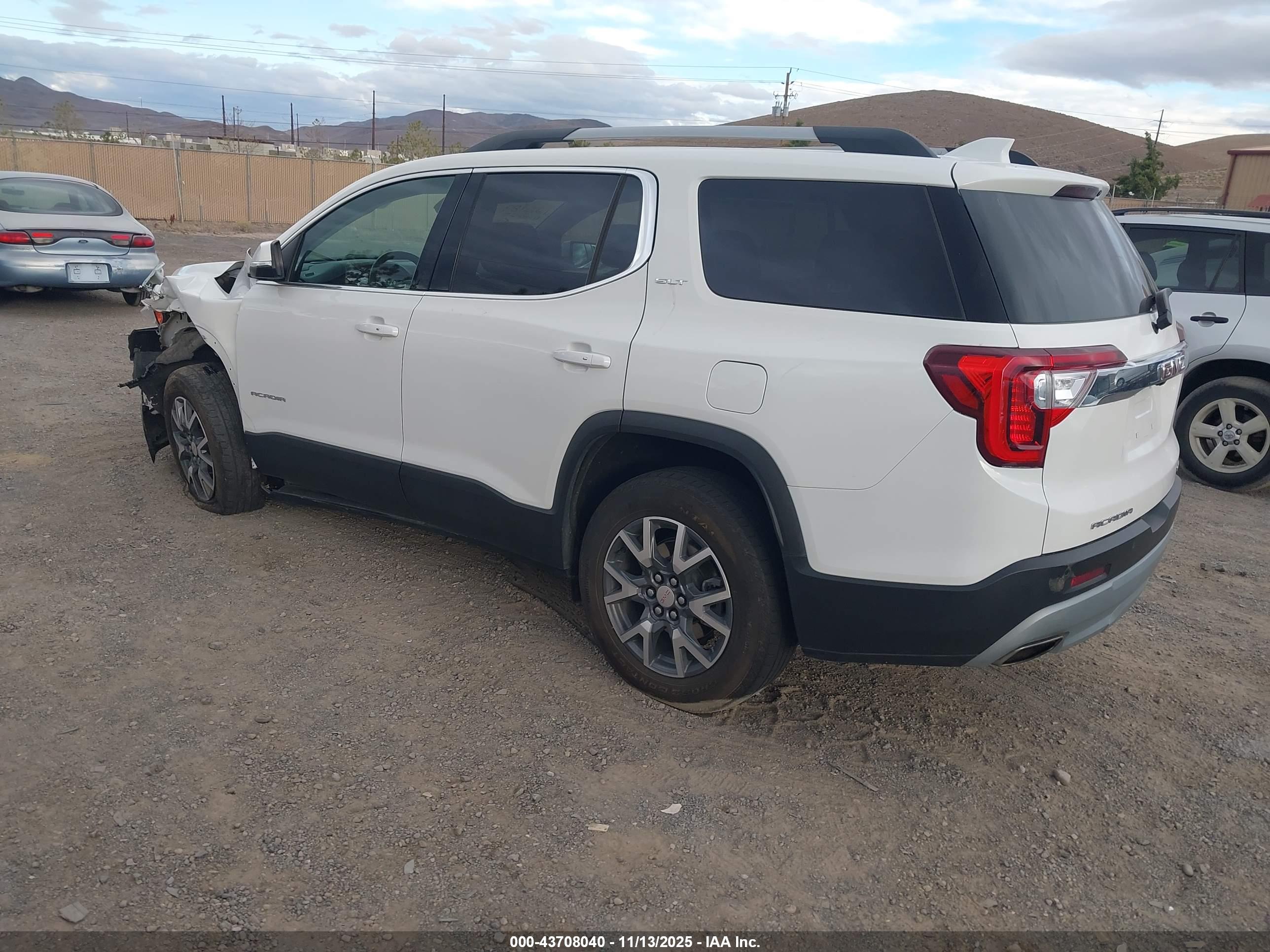 GMC ACADIA image 3