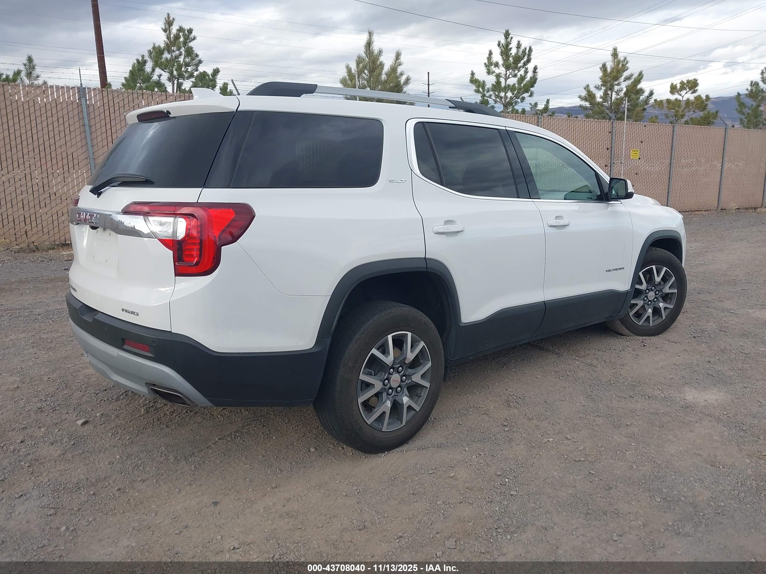 GMC ACADIA image 4