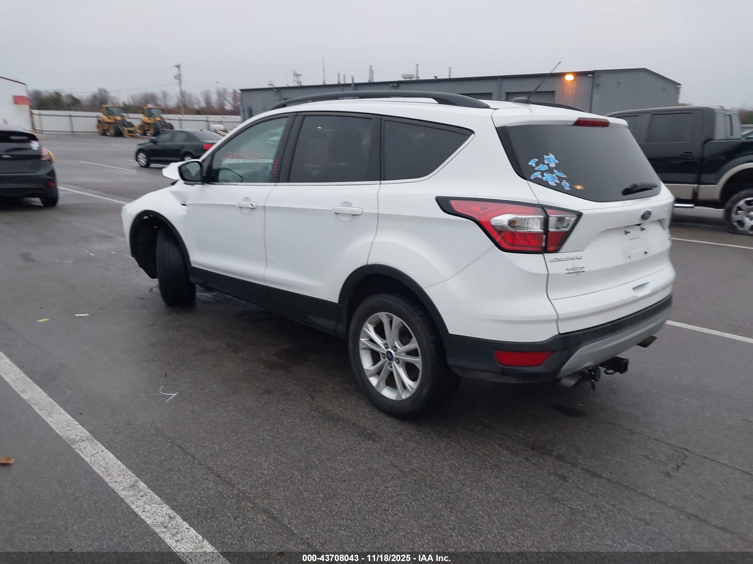 FORD ESCAPE image 3