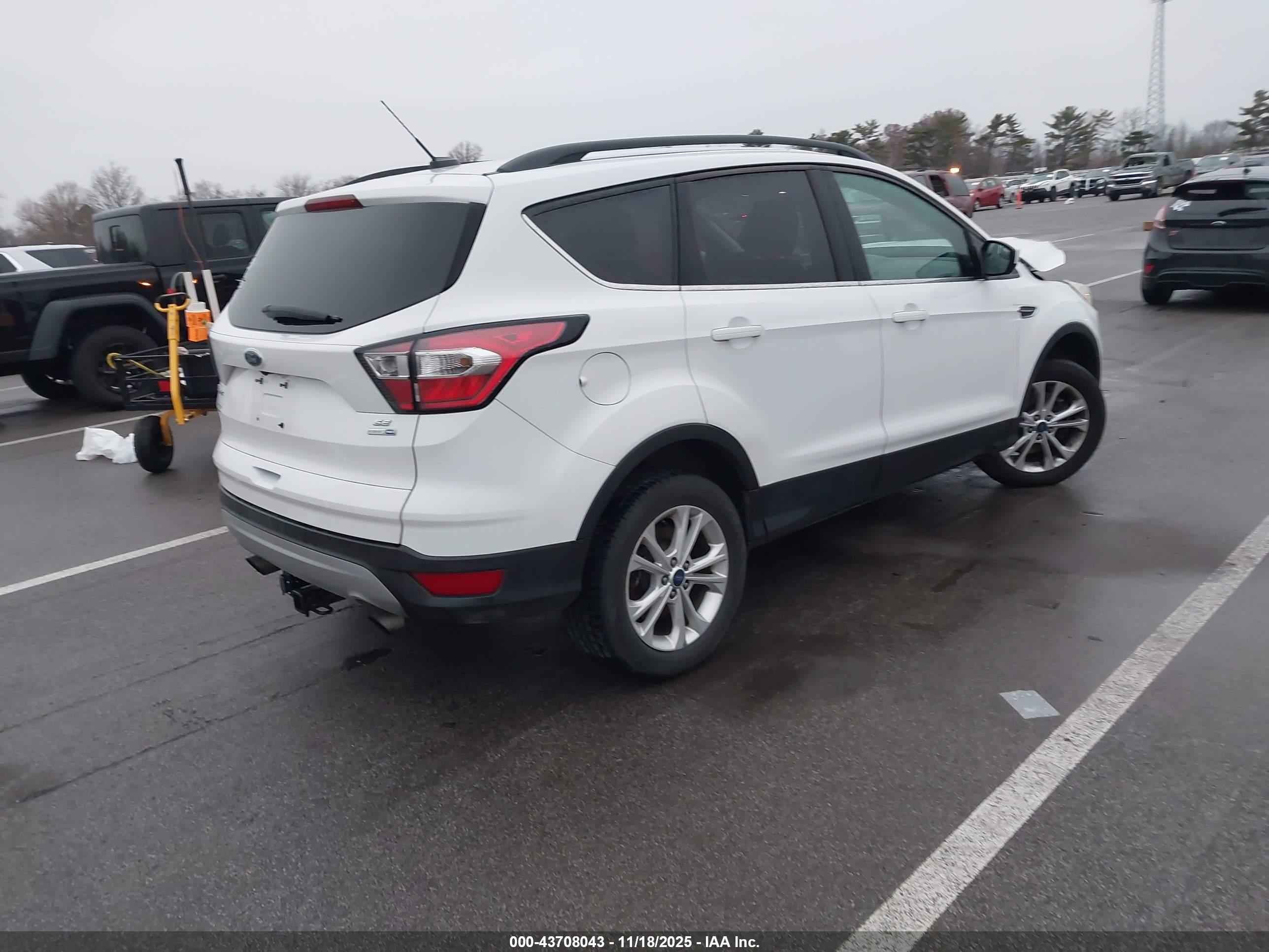 FORD ESCAPE image 4